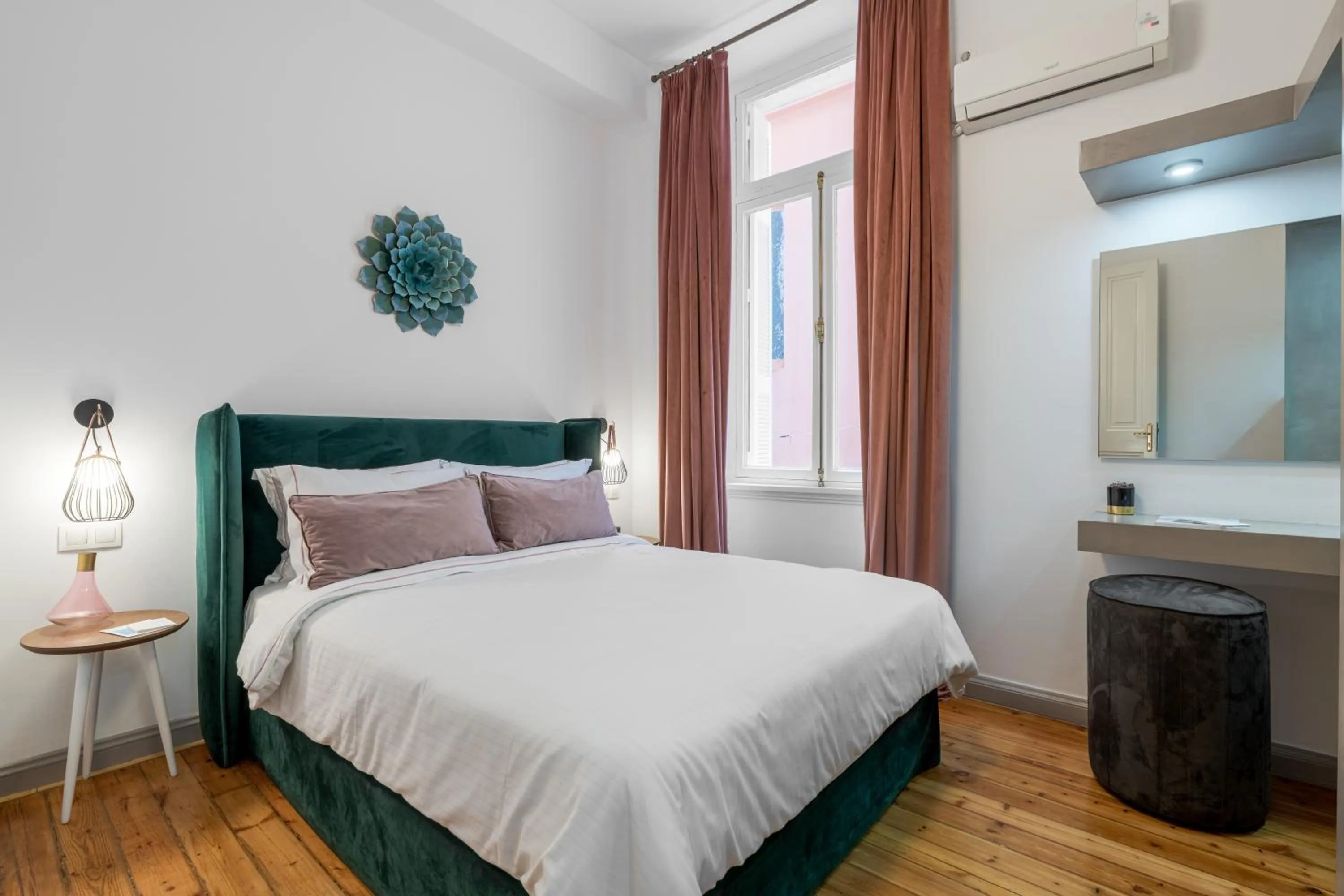 Bed in 2 Mazi Suites