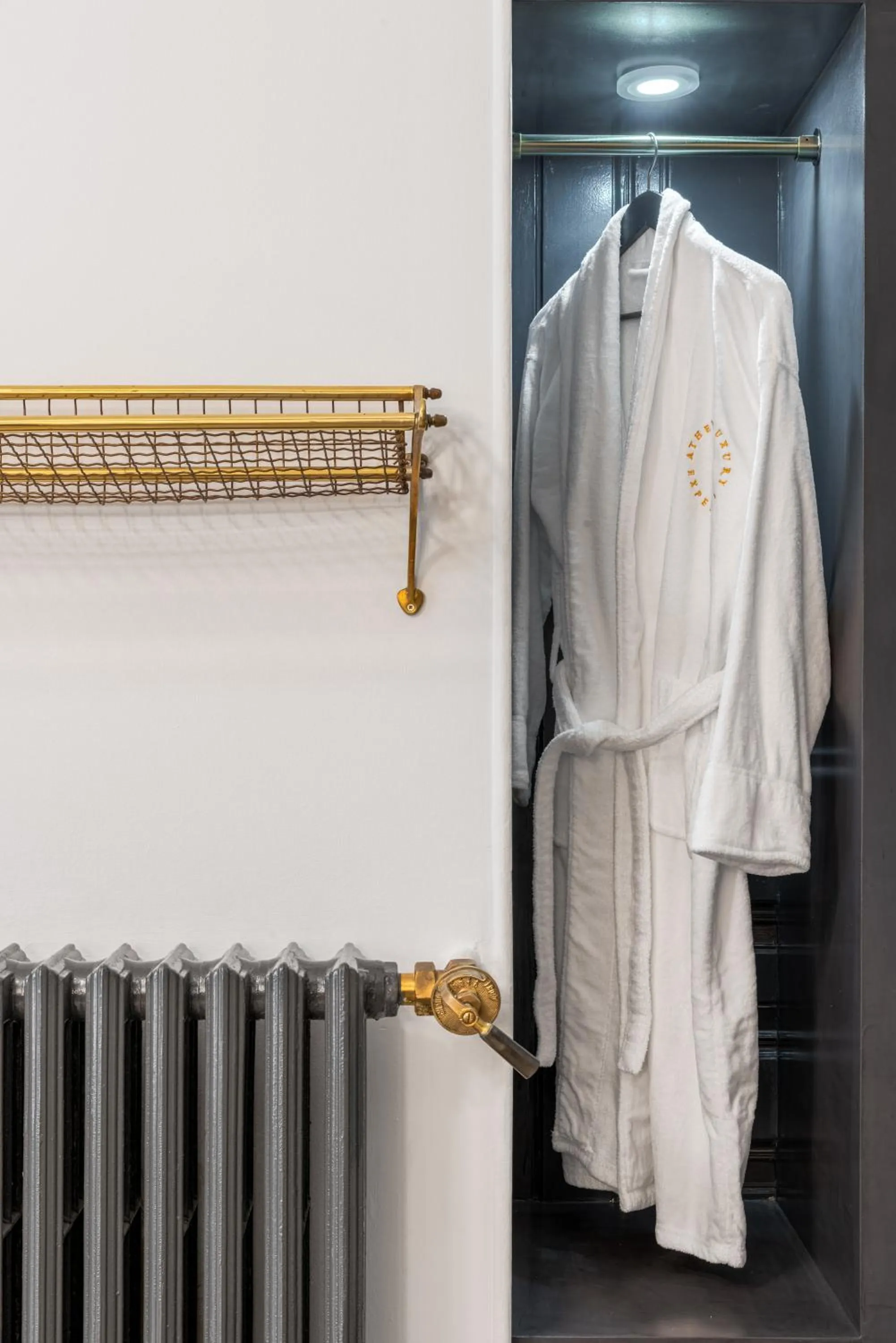 Bathroom in 2 Mazi Suites