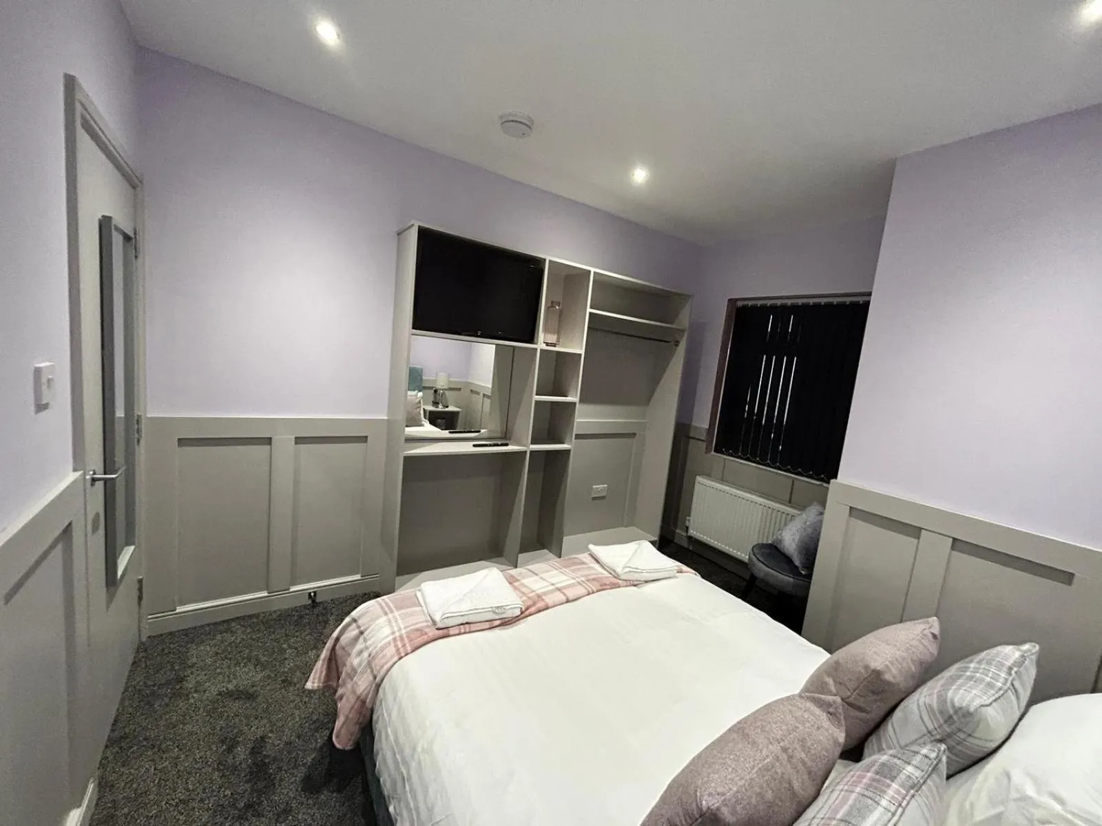 Bedroom, Bed in Sugar Hill Suite by Sasco Apartments