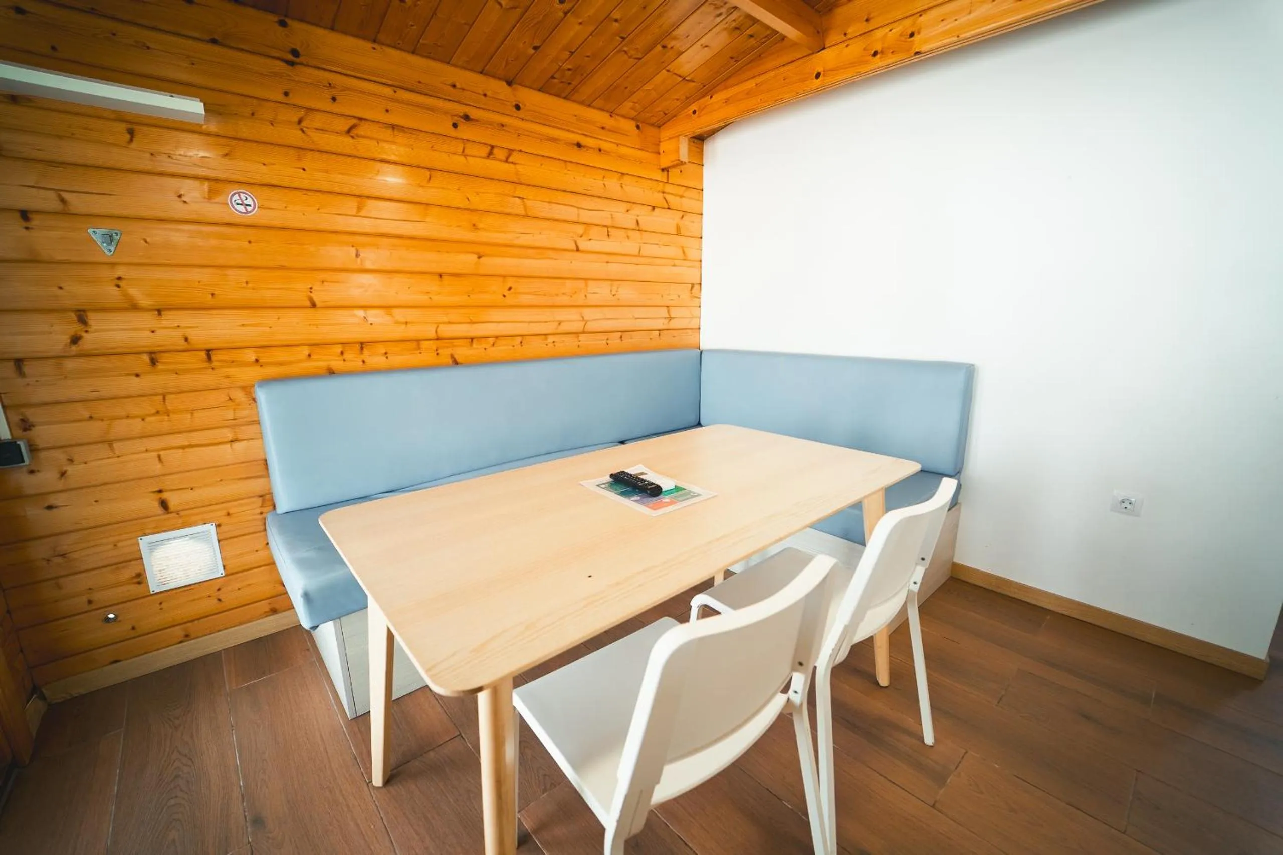 Seating area in HolaCamp Chilches