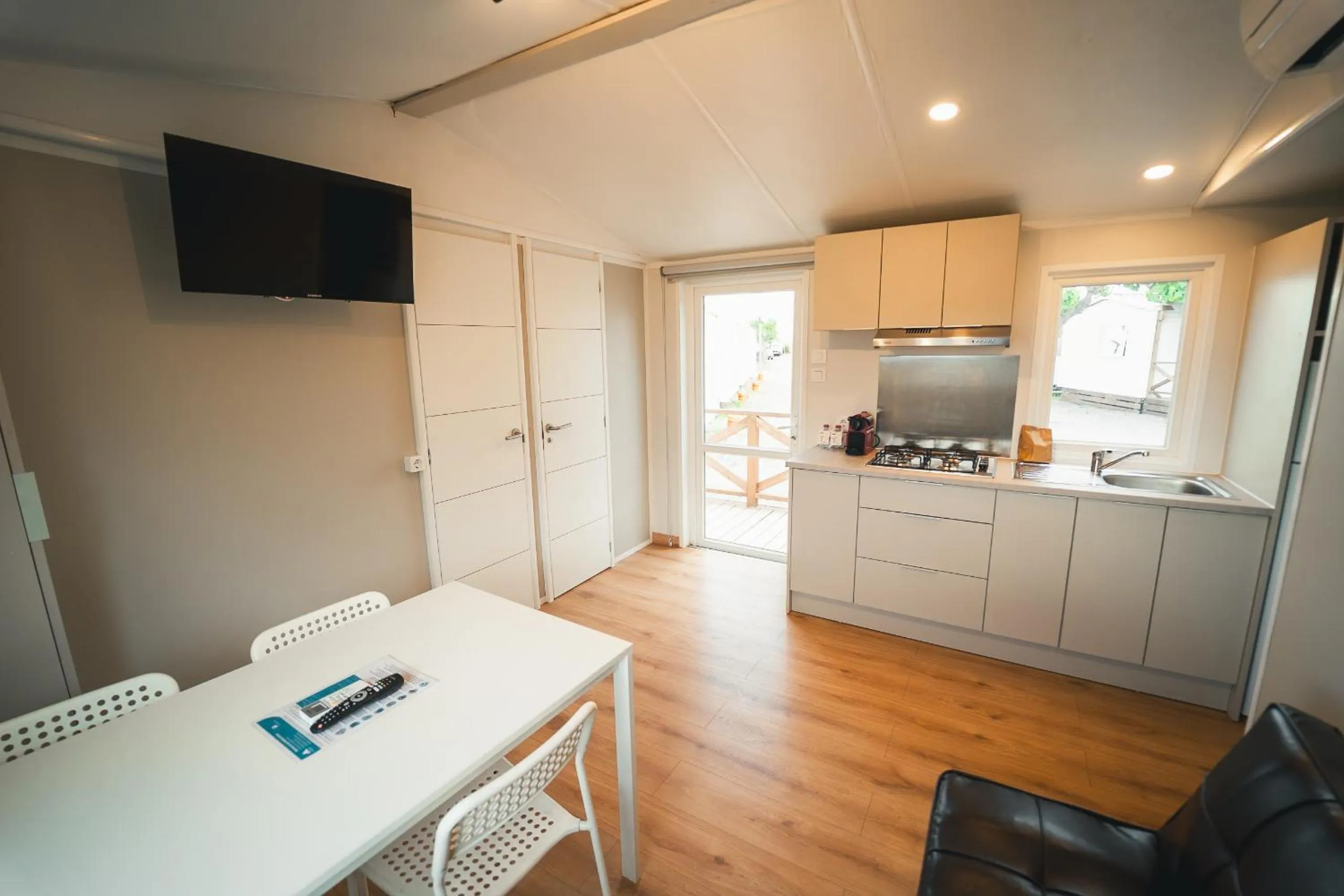 Kitchen or kitchenette in HolaCamp Chilches