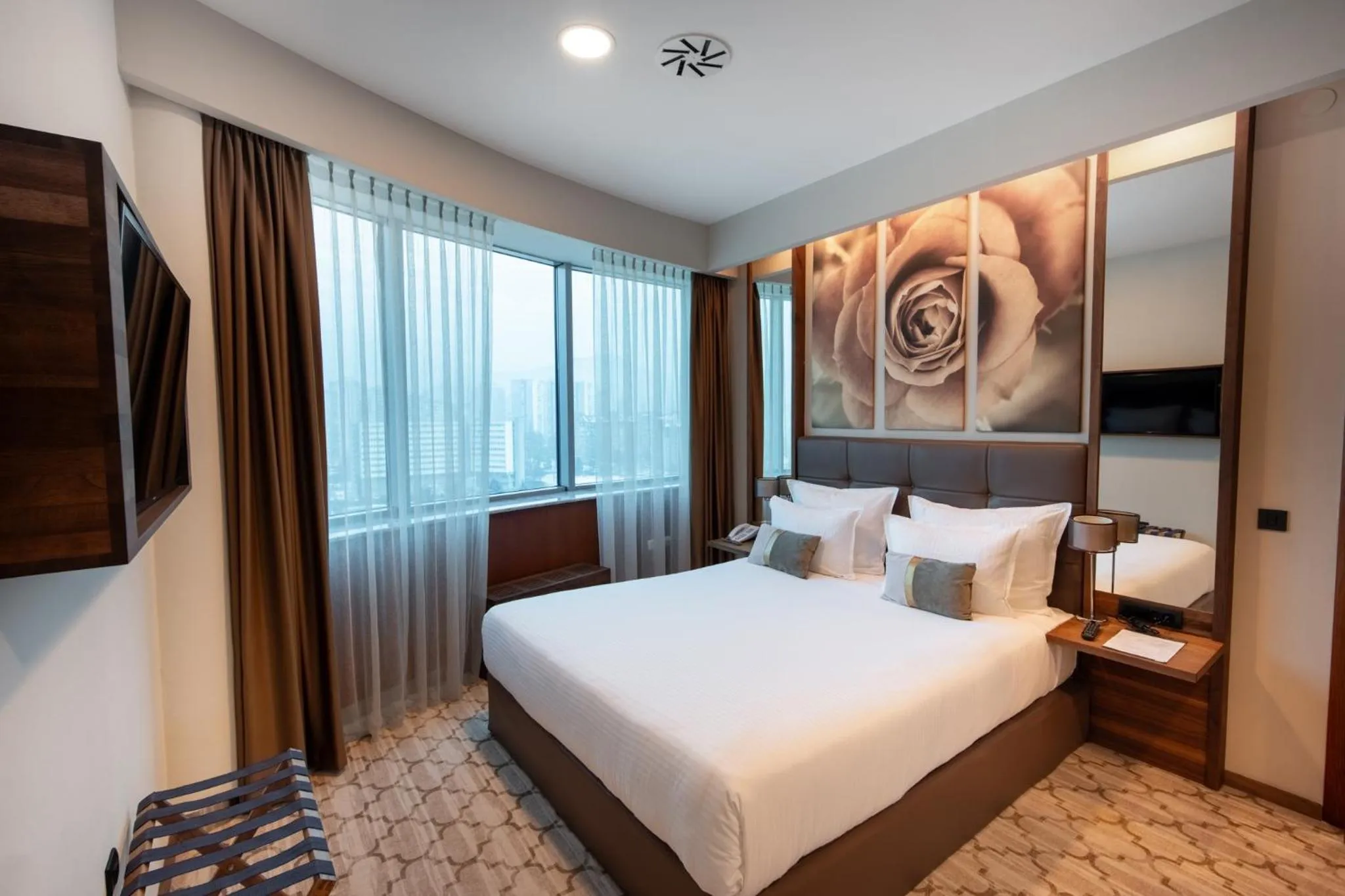 Bedroom, Bed in Radon Plaza