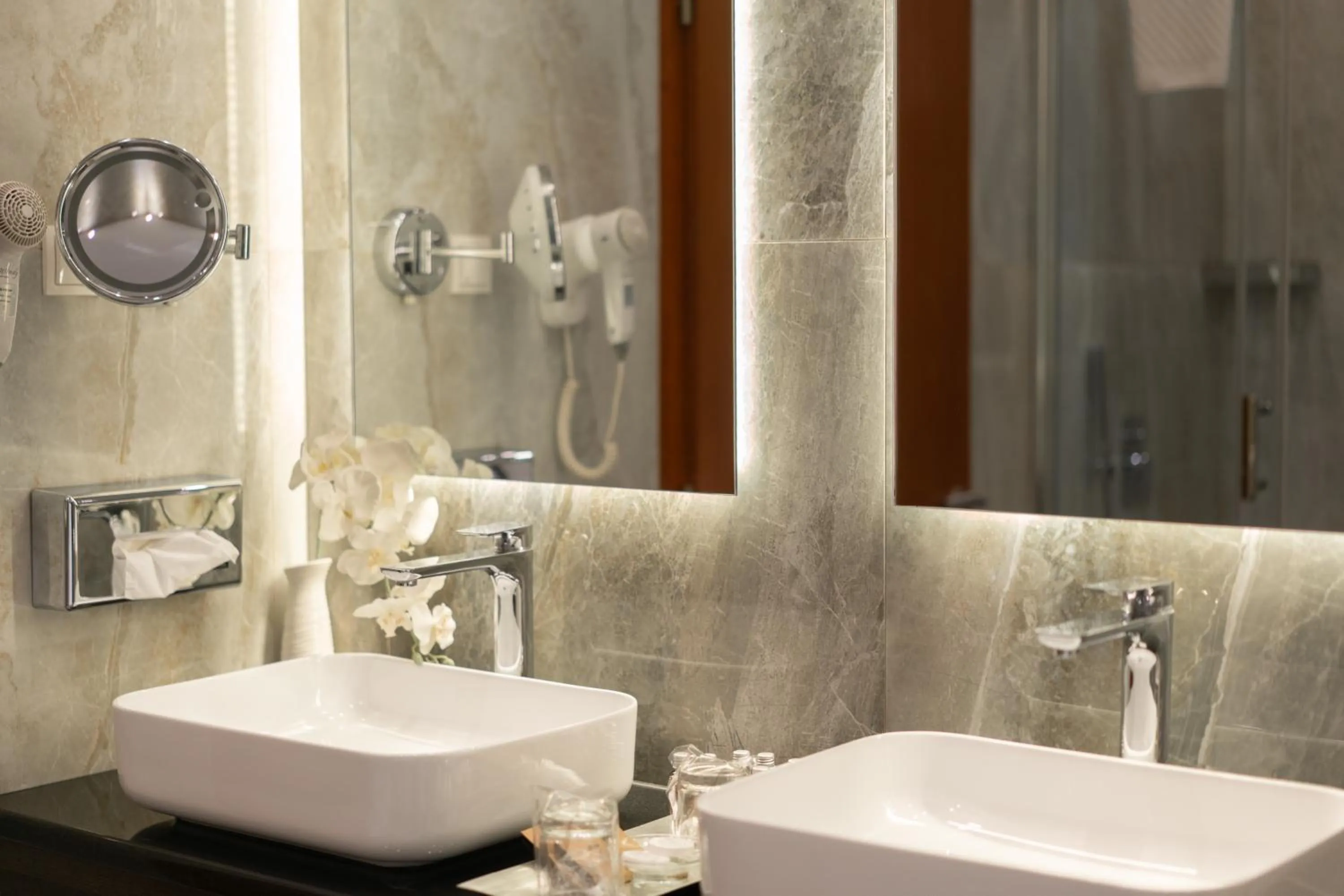 Bathroom in Radon Plaza