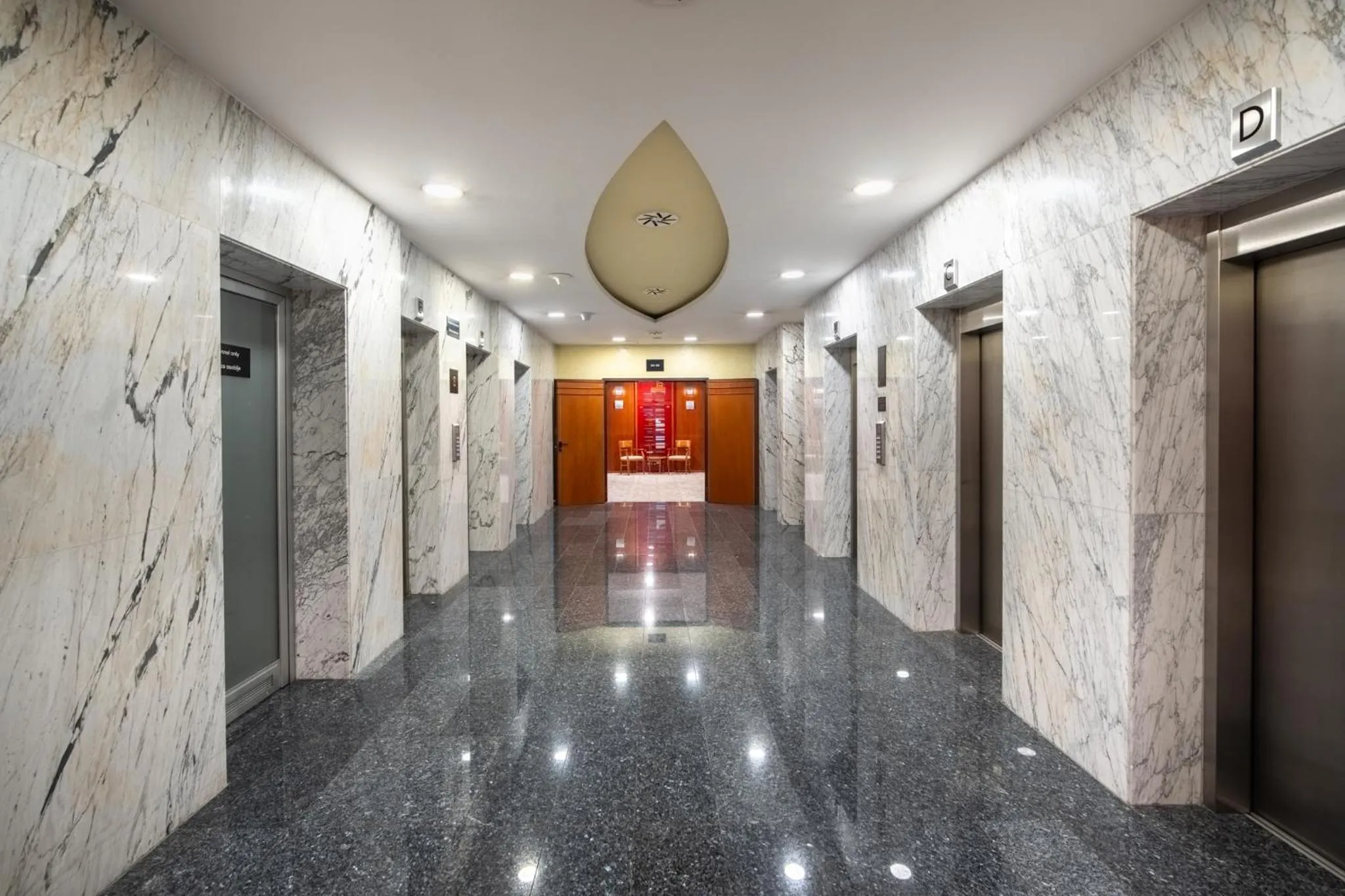 elevator in Radon Plaza