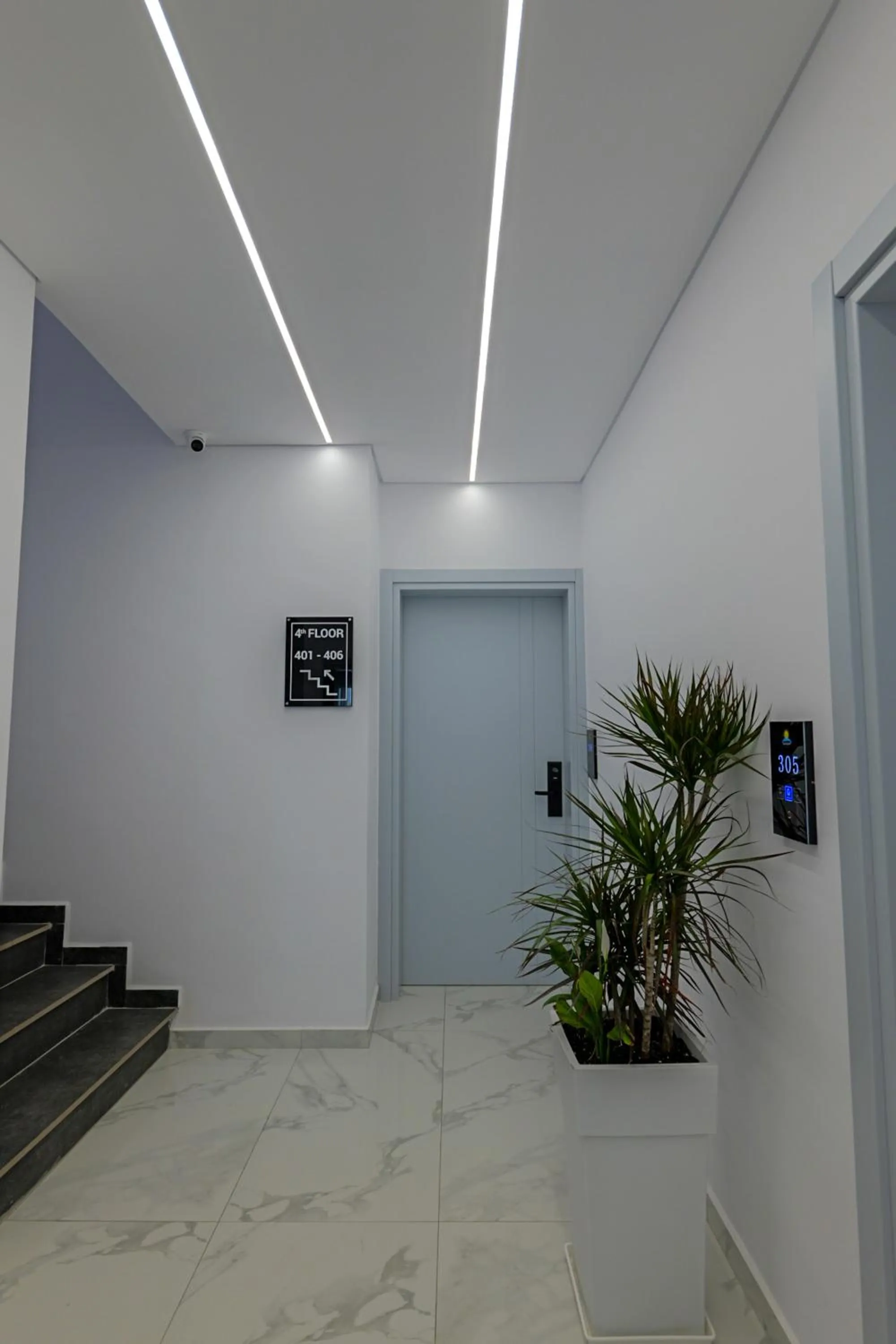 elevator in Sunlight Hotel