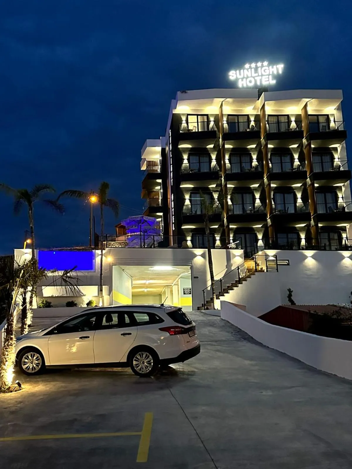 Property building in Sunlight Hotel