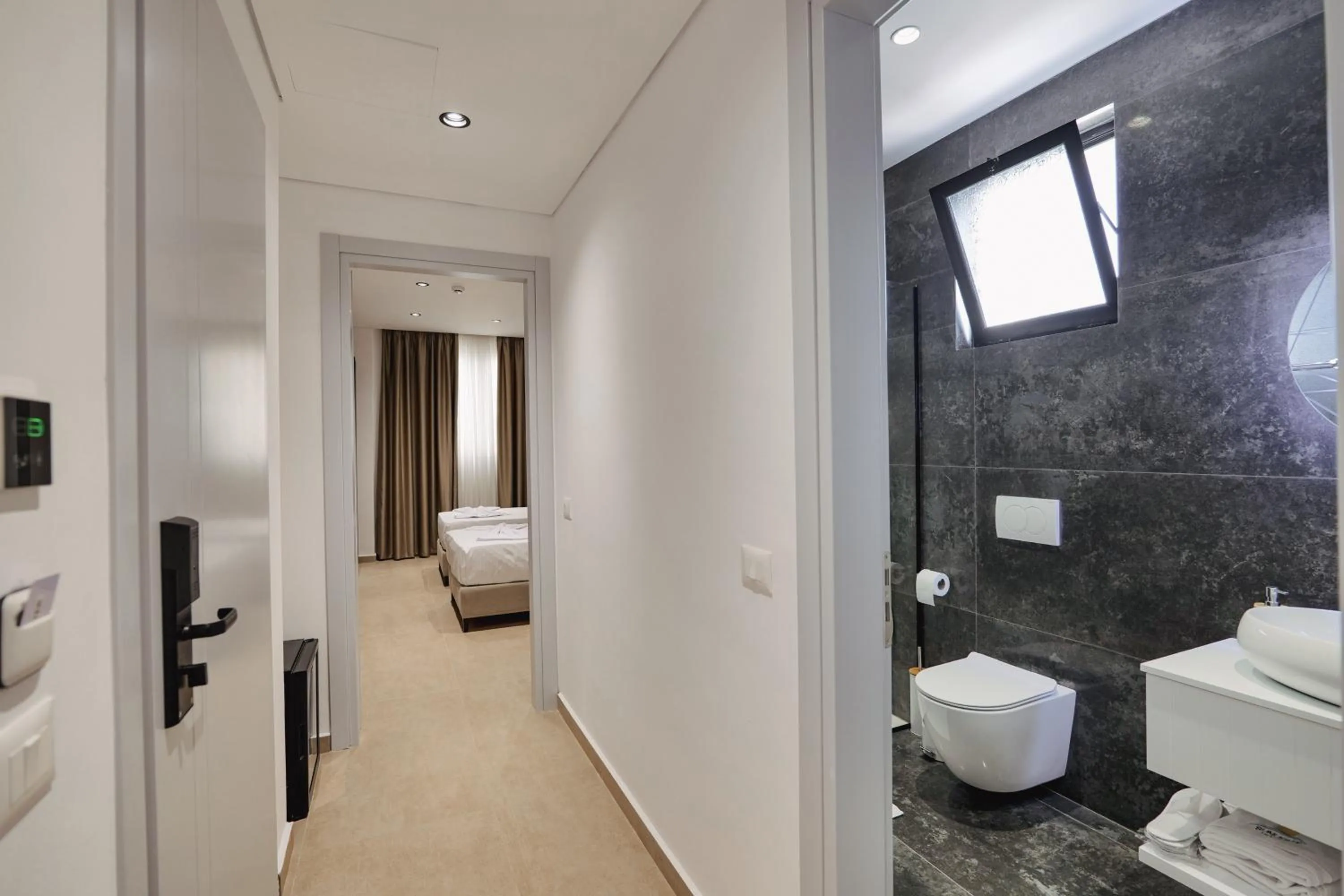 Shower in Sunlight Hotel