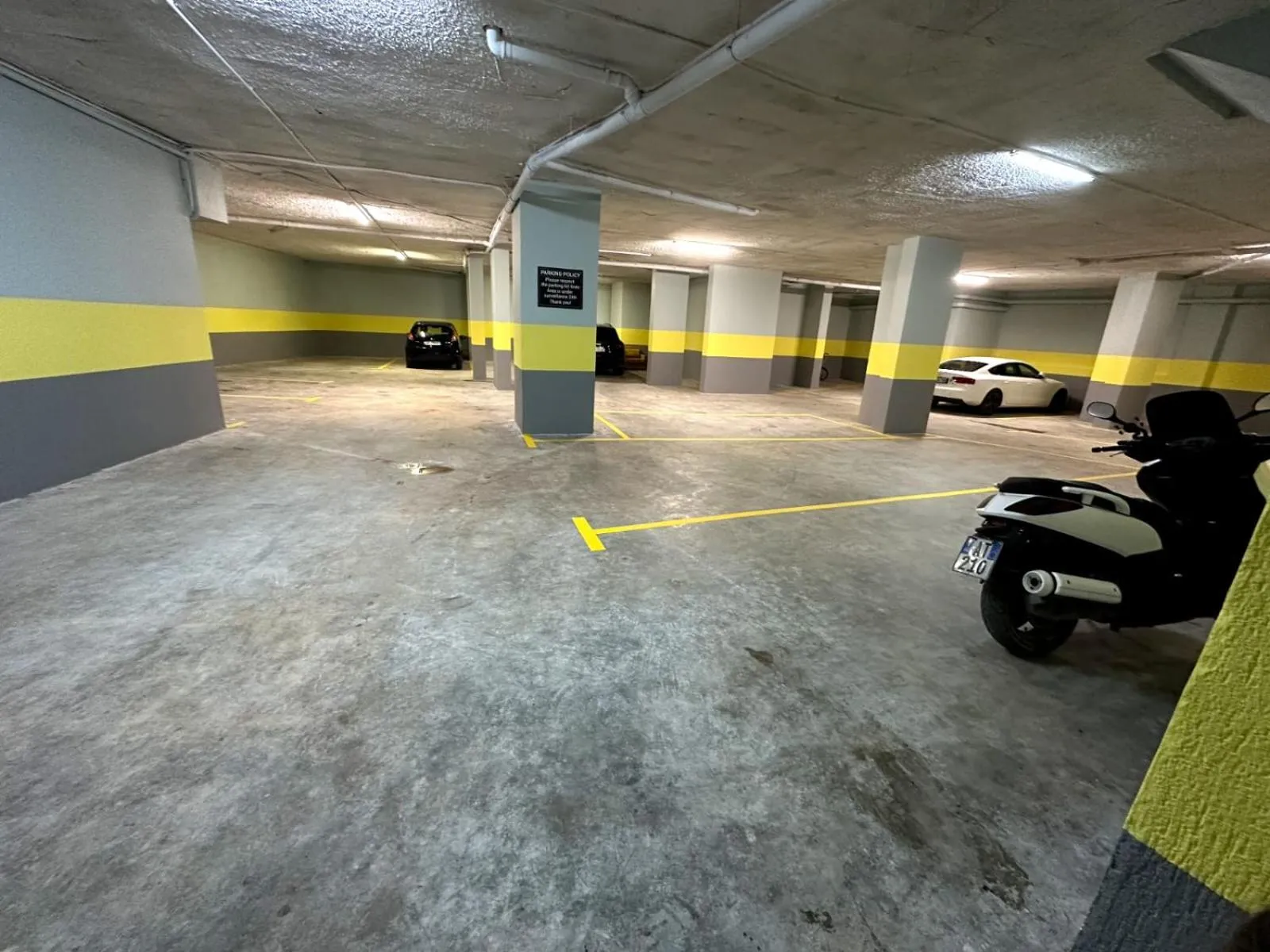 Parking in Sunlight Hotel