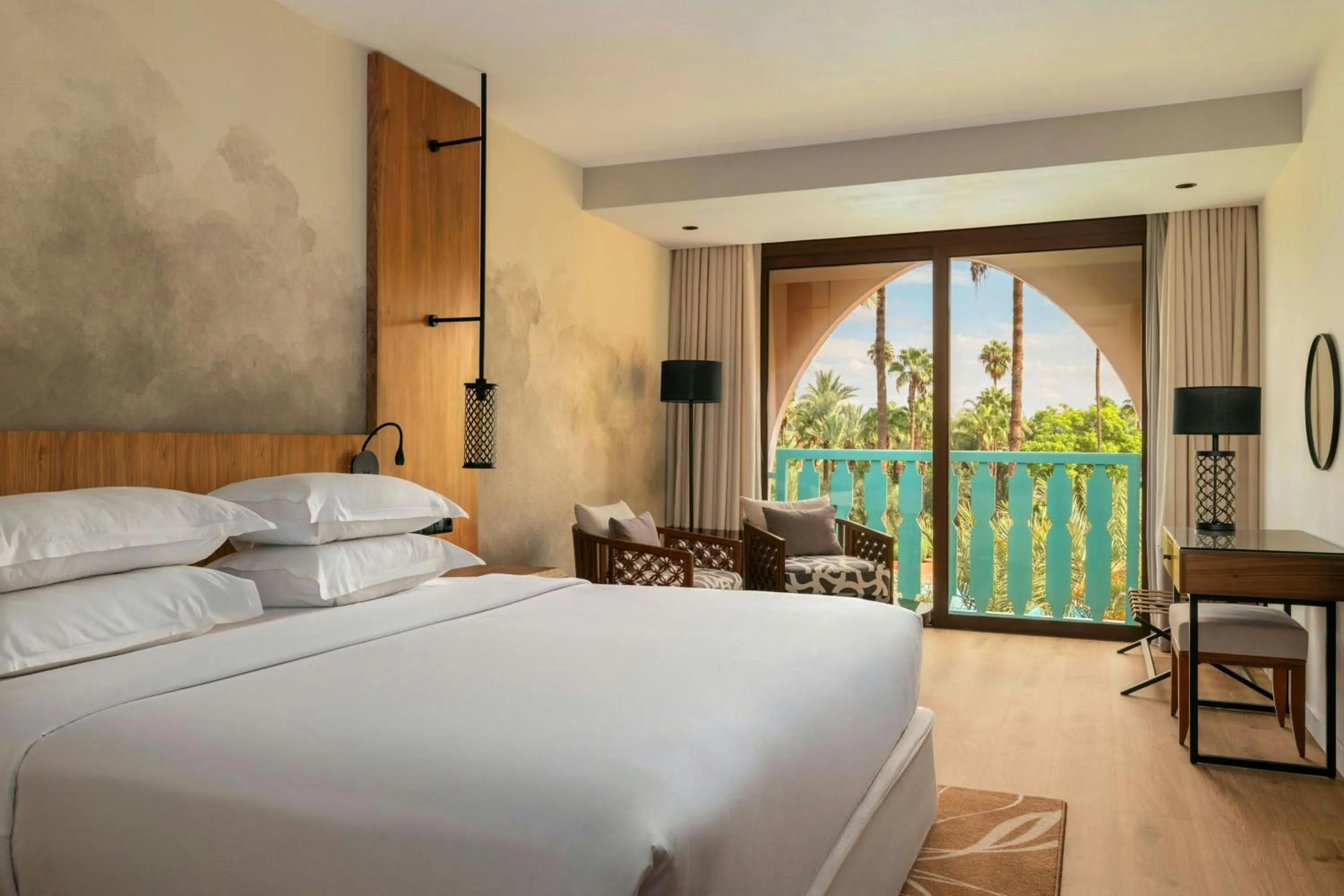 Bedroom, Bed in Le Meridien N'fis