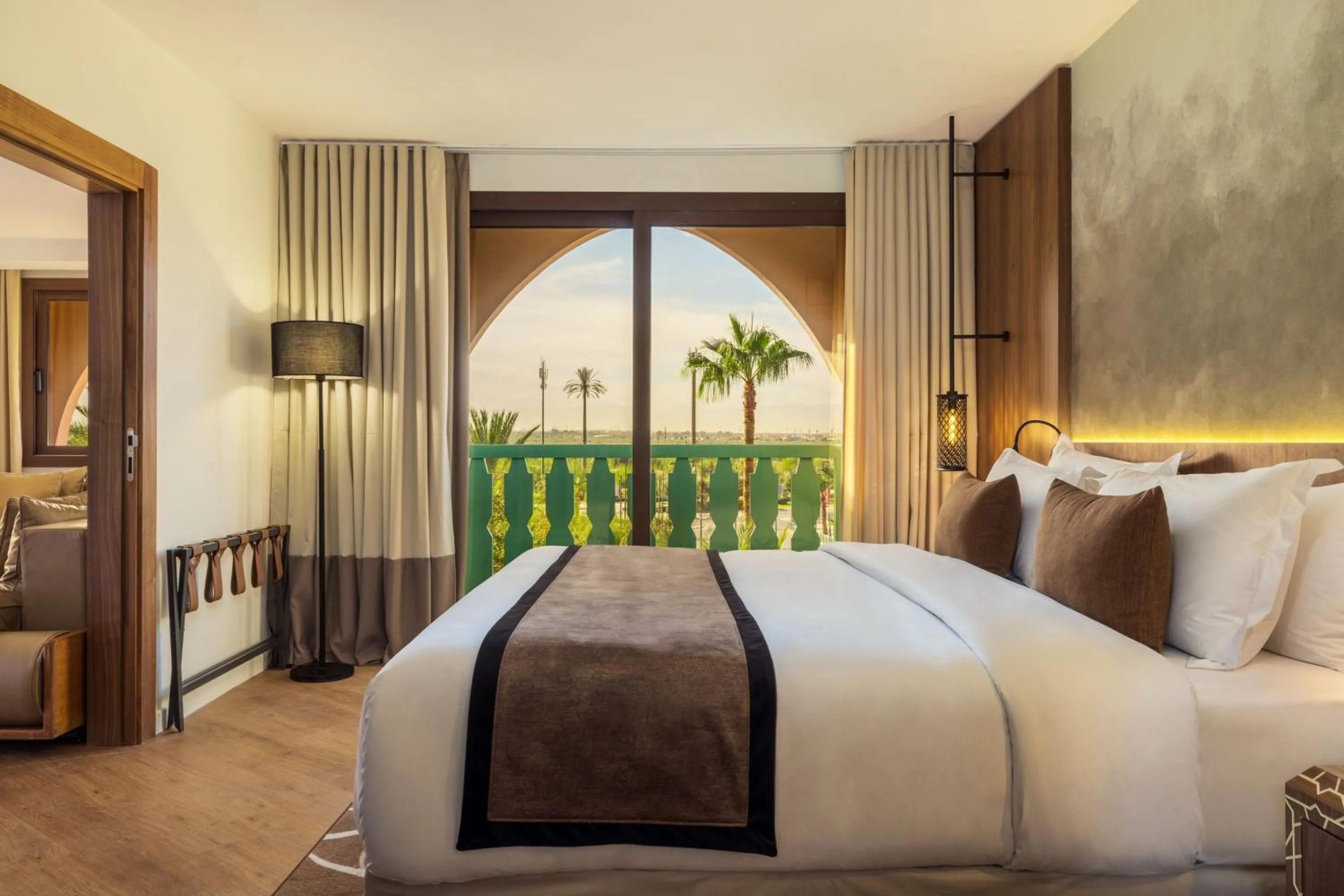 Bedroom, Bed in Le Meridien N'fis