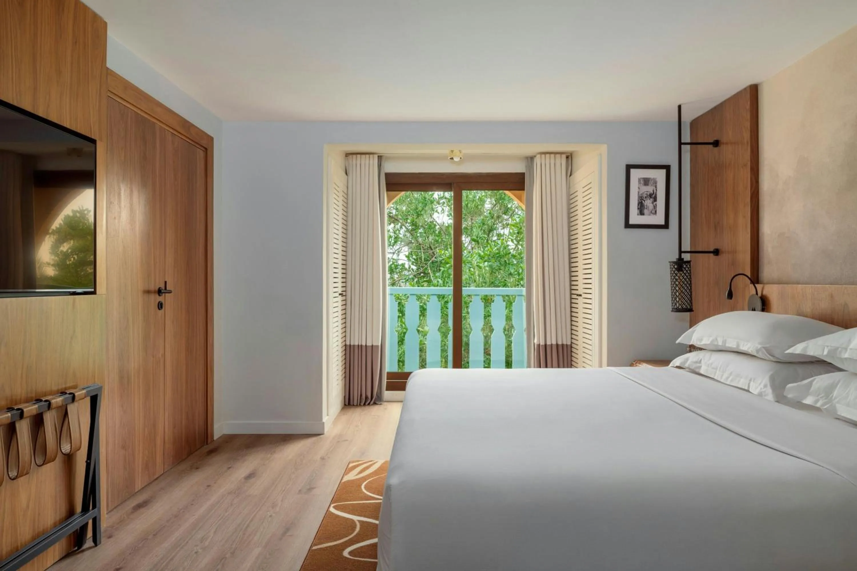 Bedroom, Bed in Le Meridien N'fis