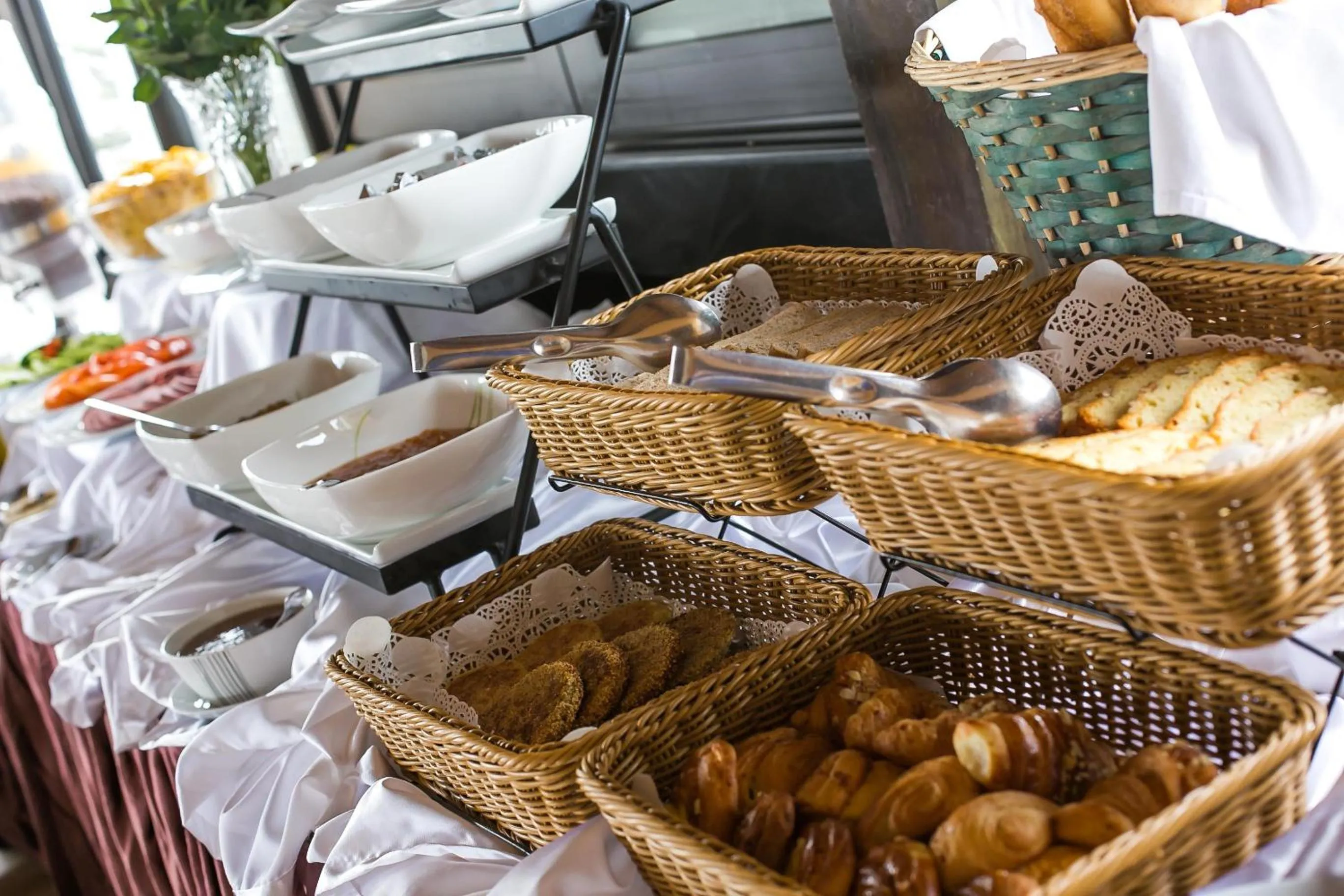 Buffet breakfast in Zahrat Al Jabal