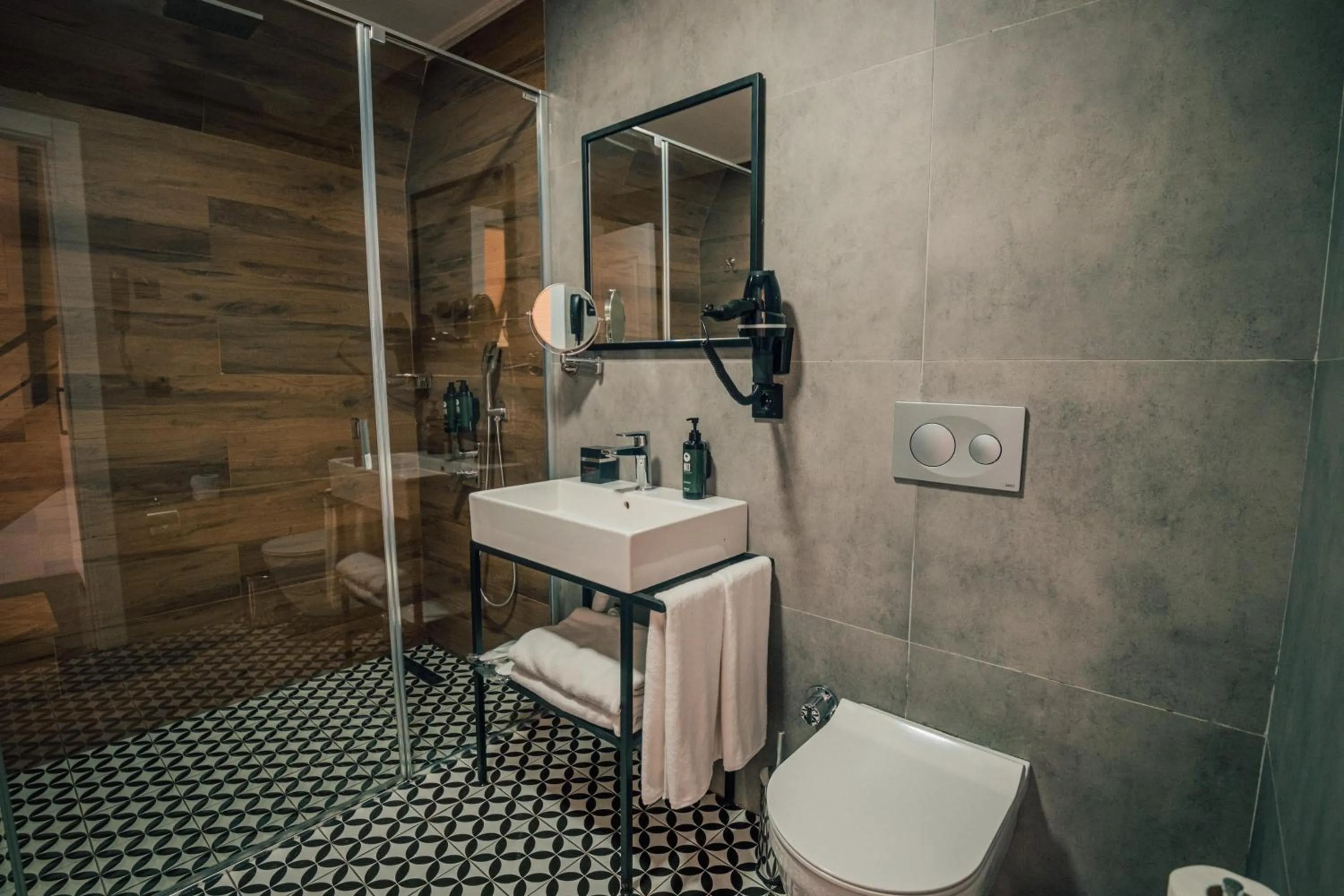 Shower in Ramada Resort By Wyndham Sapanca Thermal