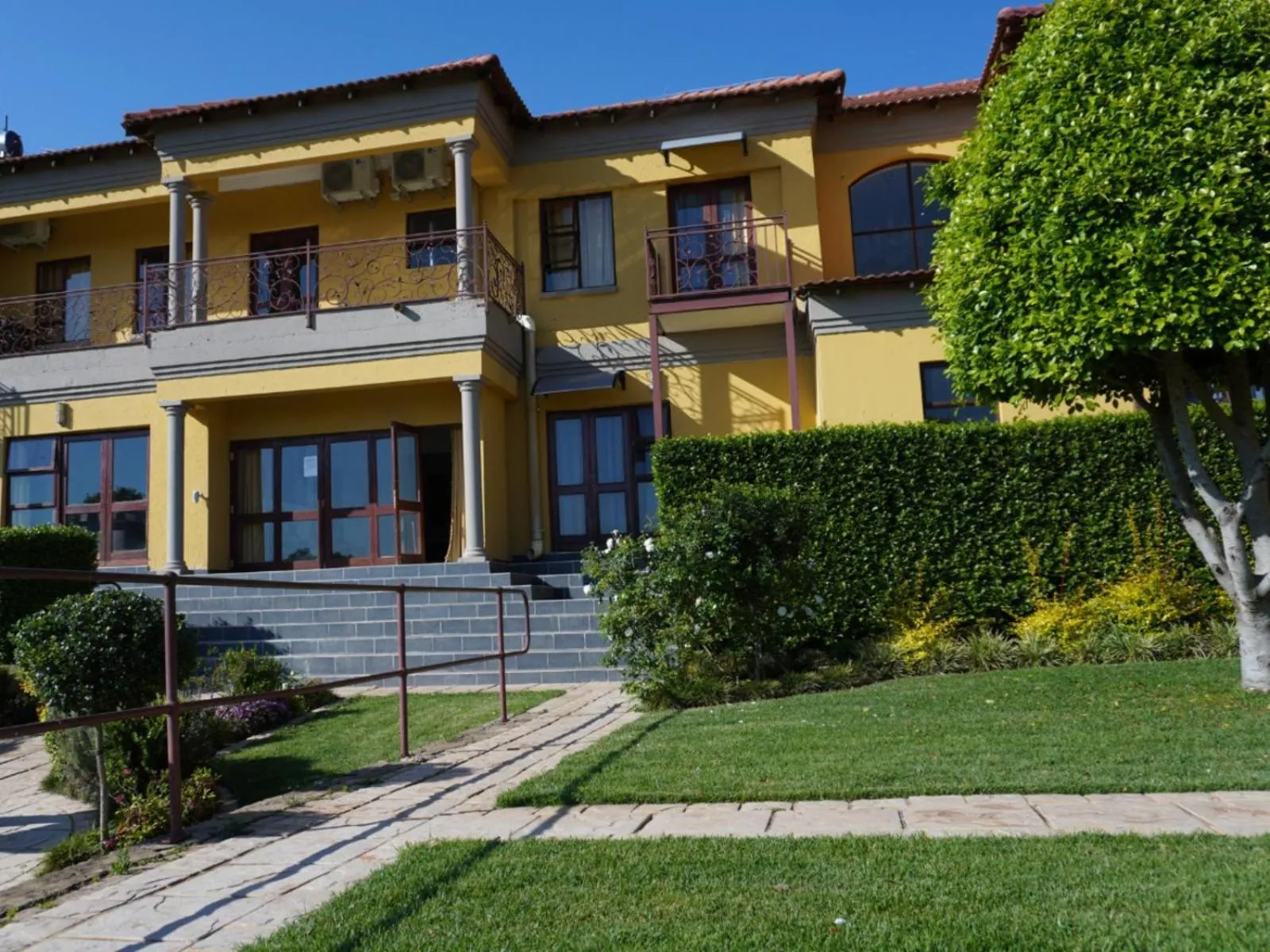Facade/entrance in Cradle Mount Hotel