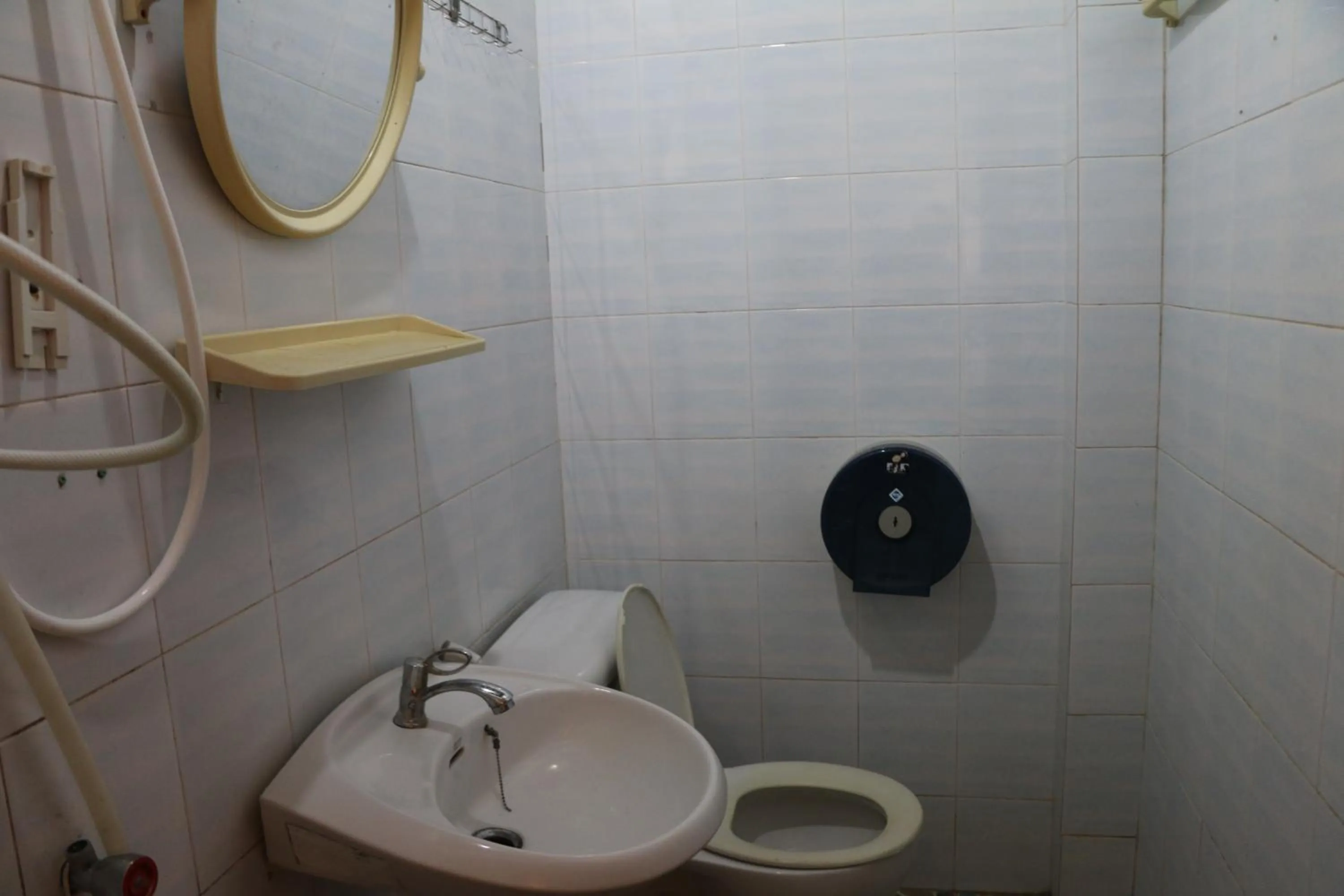 Shower in Rainbow Hotel Vientiane