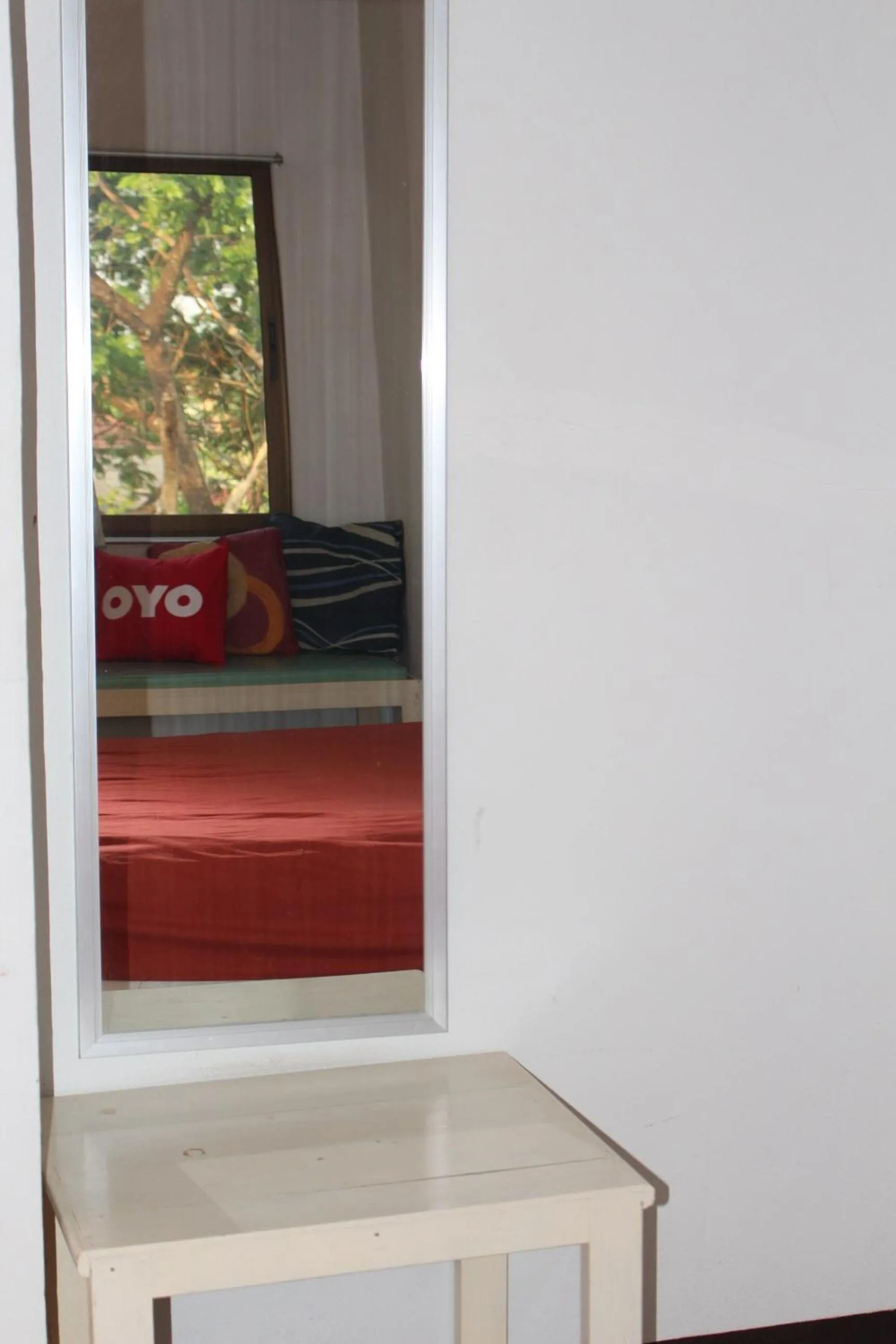 Bedroom, Bed in OYO 75420 Howto Hotel