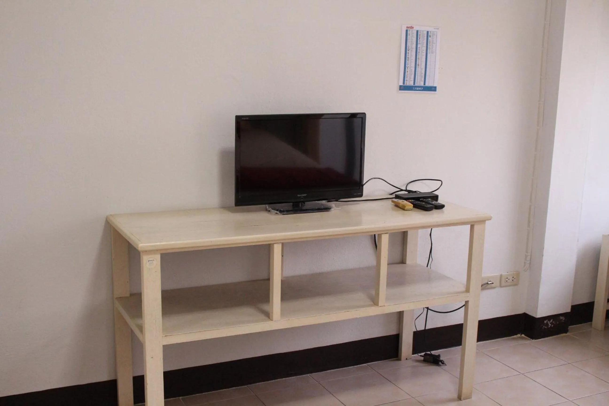 Bedroom in OYO 75420 Howto Hotel