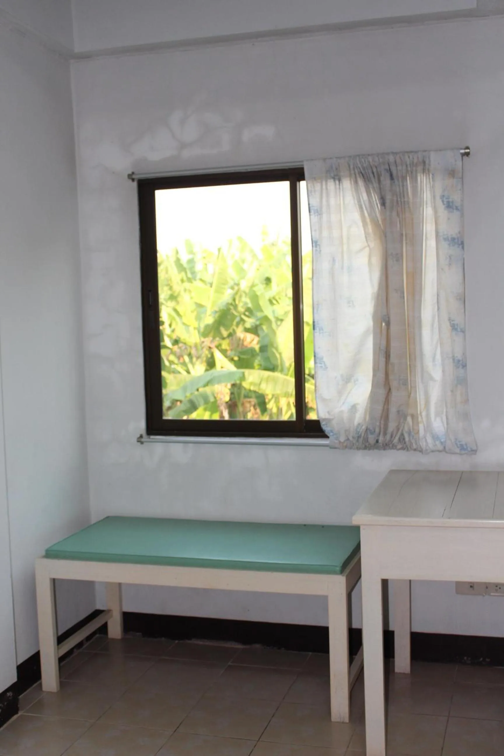 Bedroom in OYO 75420 Howto Hotel