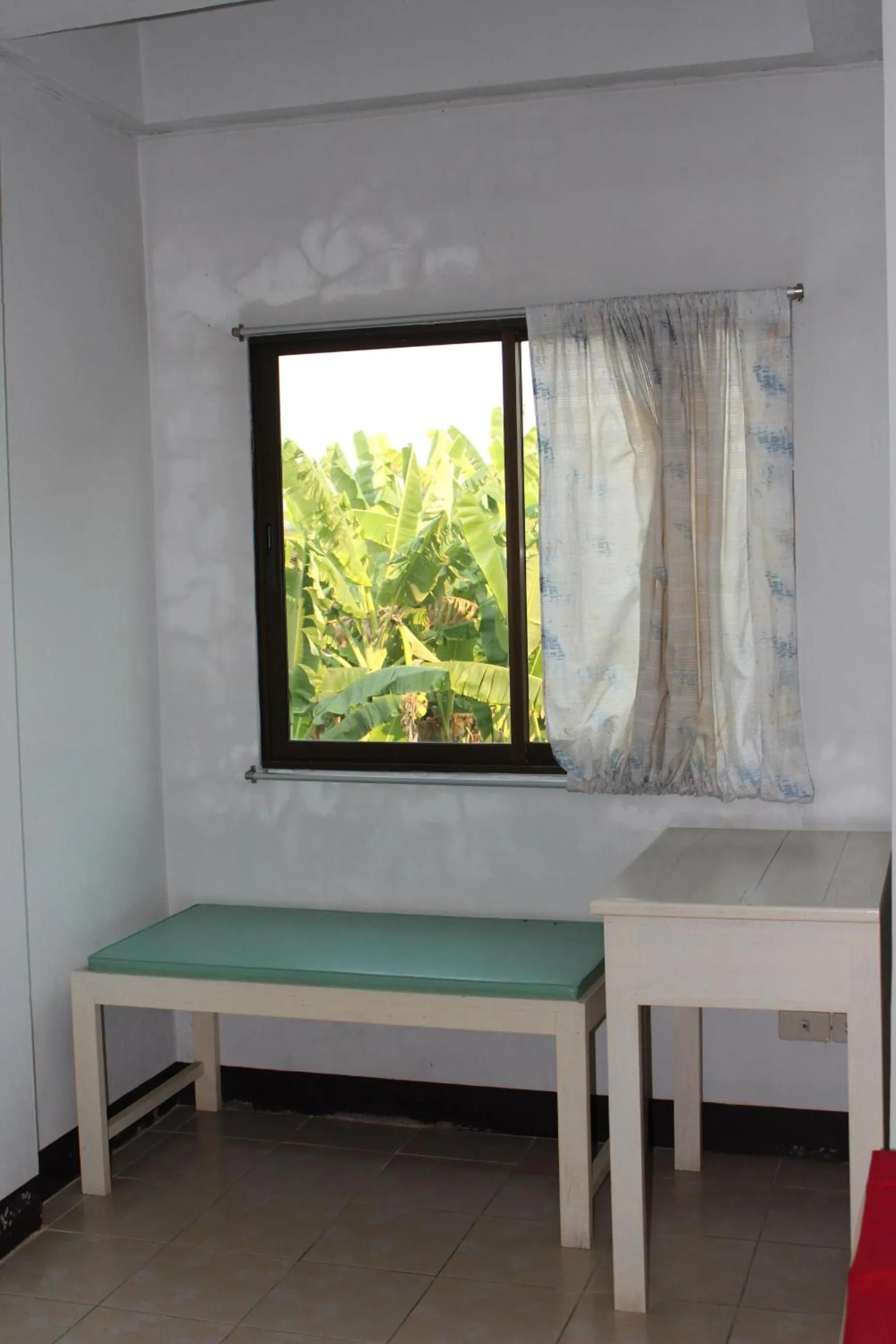 Bedroom in OYO 75420 Howto Hotel