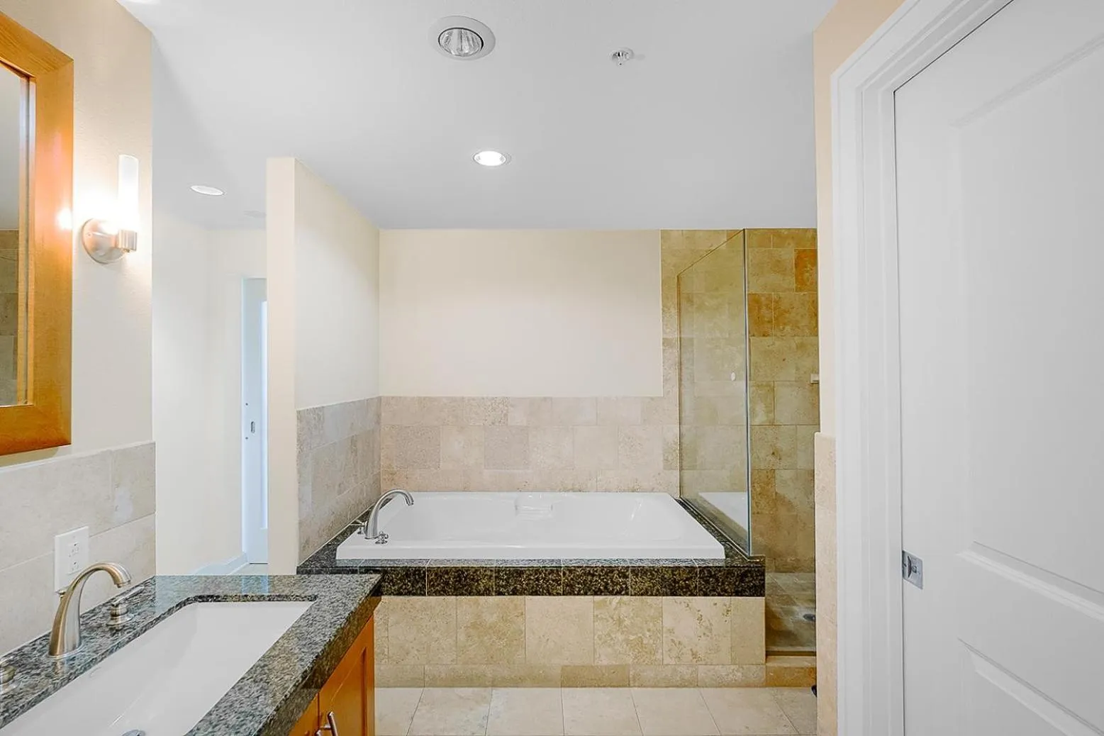 Bed in Ocean Club 606