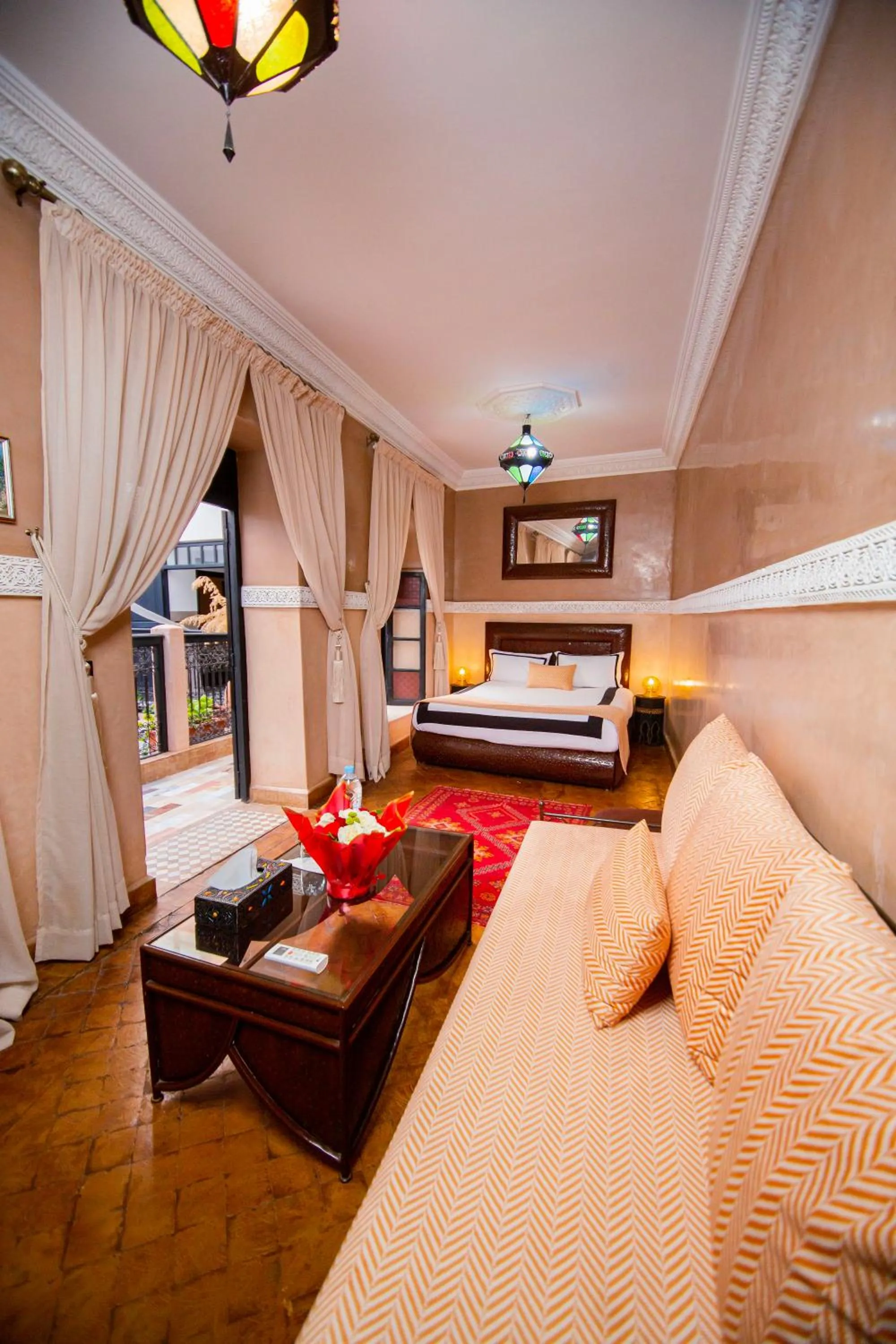 Bed in Riad Ta'achchaqa