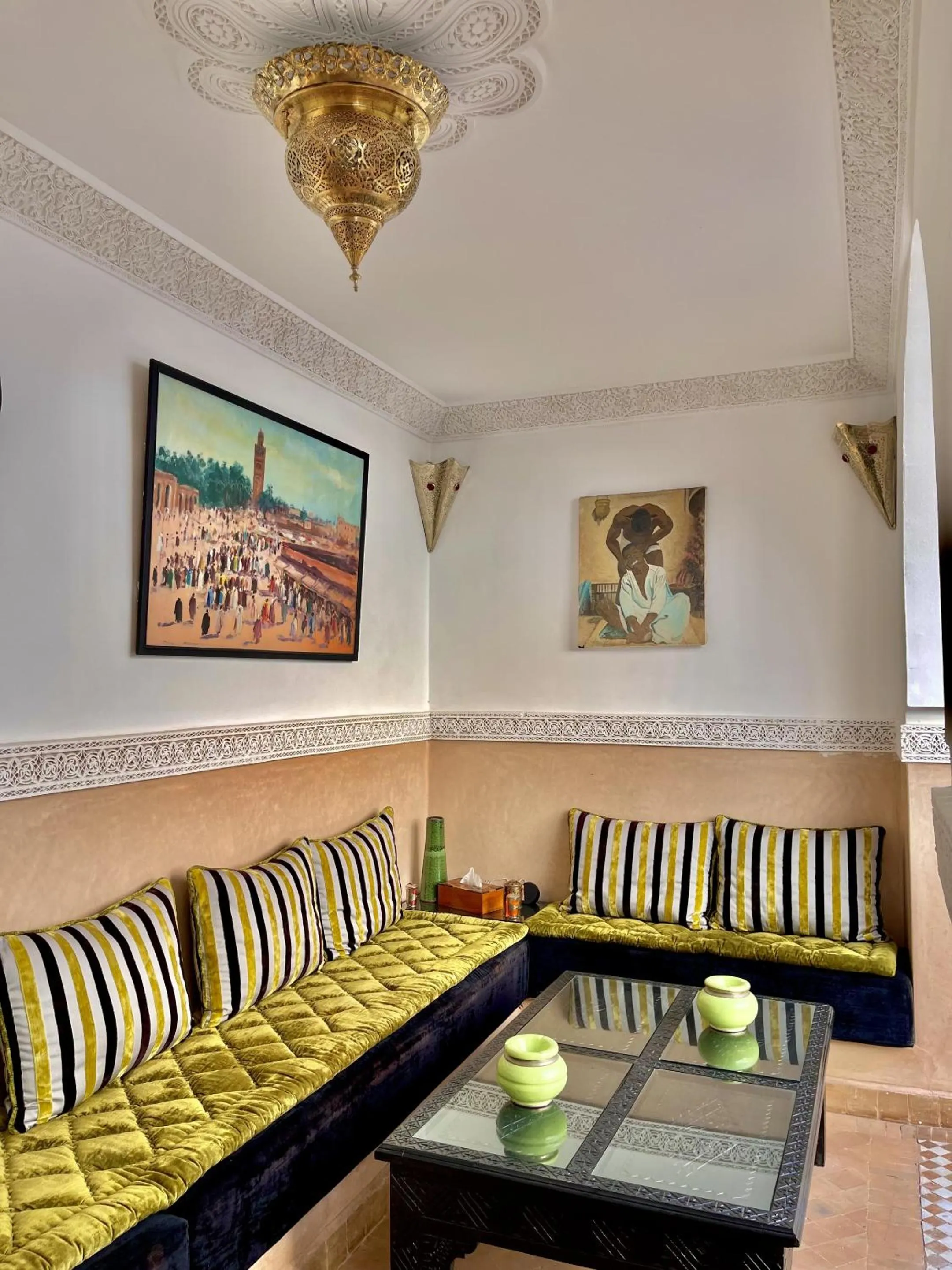 Dining area in Riad Ta'achchaqa