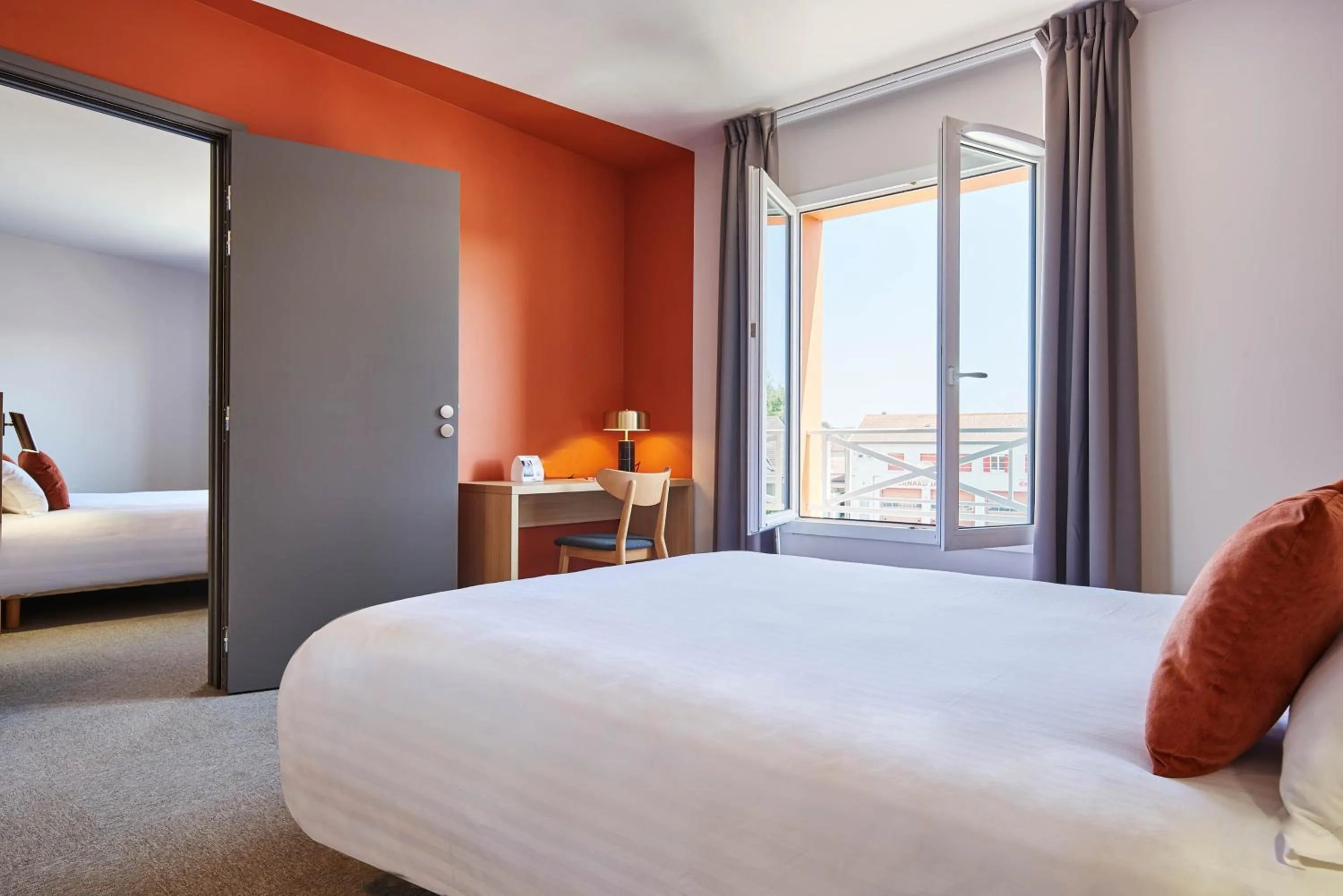 Photo of the whole room, Bed in Originals Boutique, Hôtel Larivaut, Puy-Guillaume