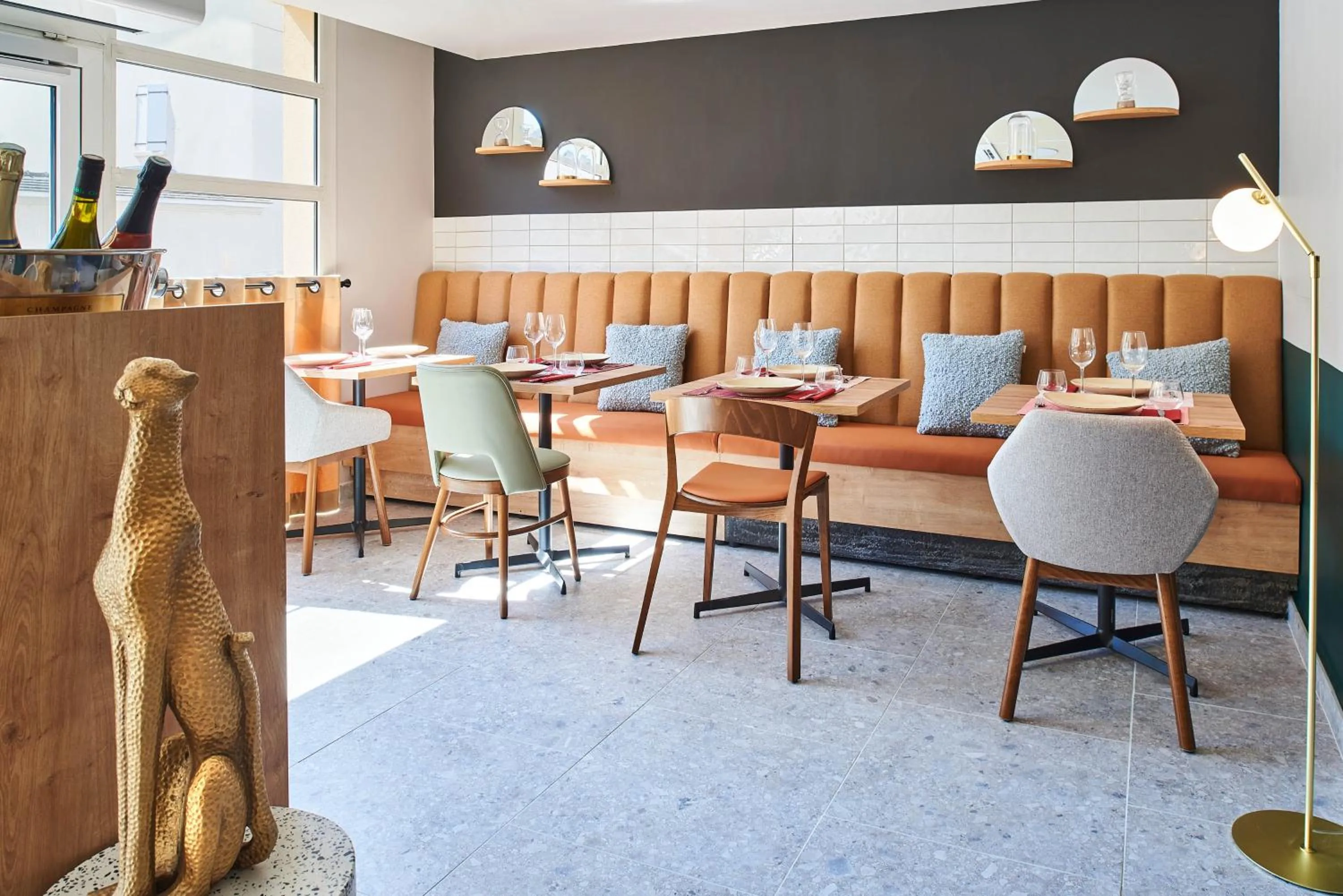 Restaurant/places to eat in Originals Boutique, Hôtel Larivaut, Puy-Guillaume