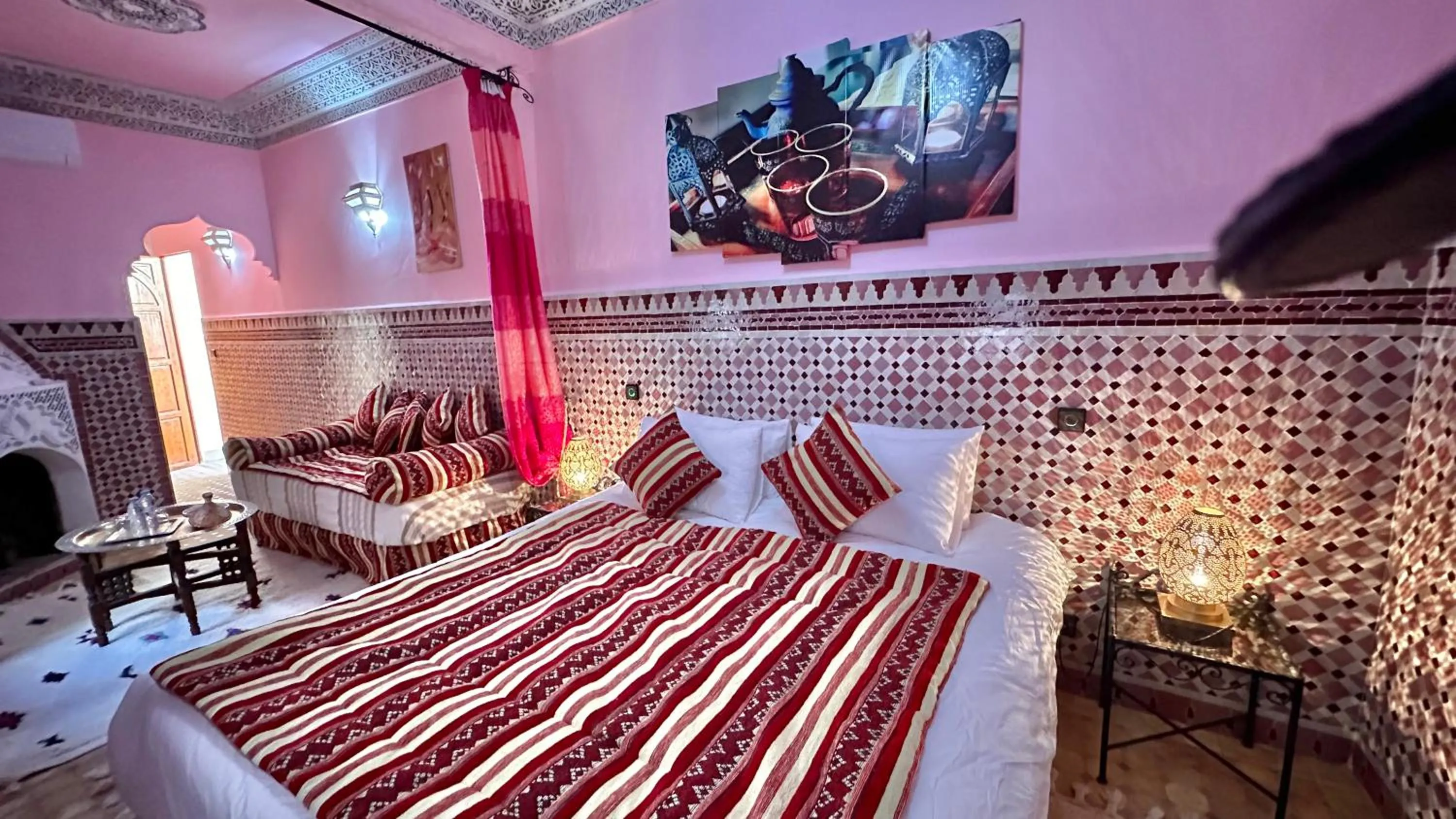 Photo of the whole room, Bed in Riad Shaden