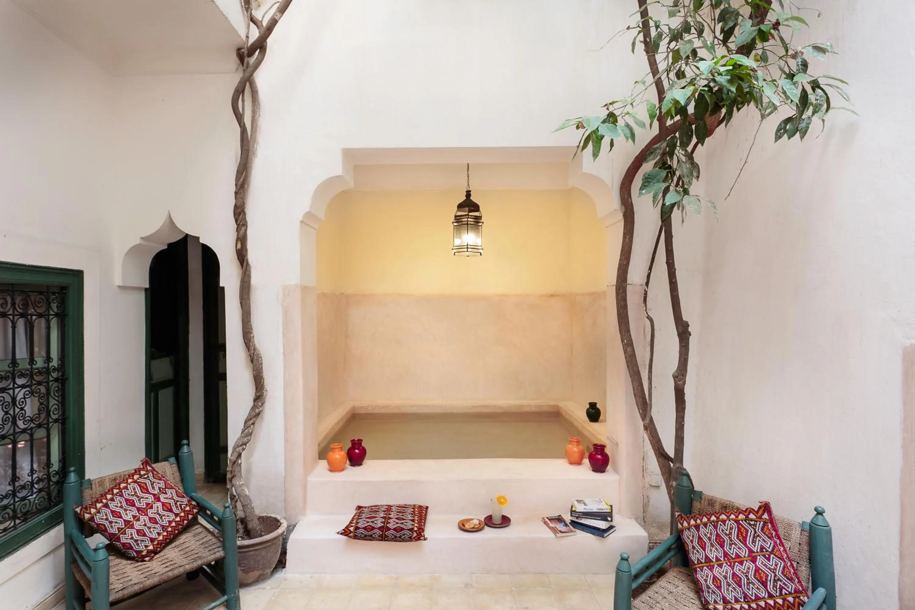 Swimming pool, Bed in Dar Touyir