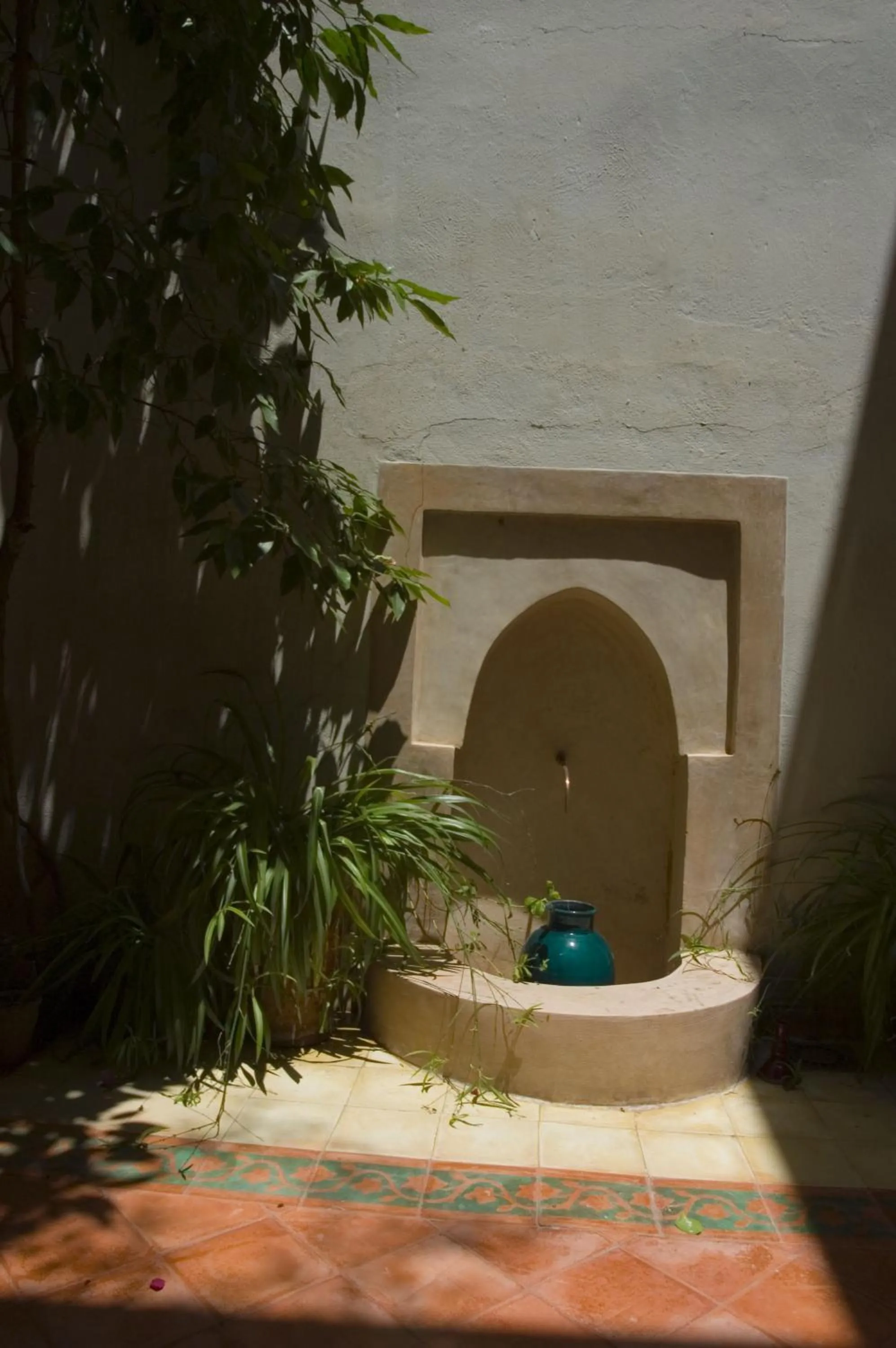 Decorative detail in Dar Touyir