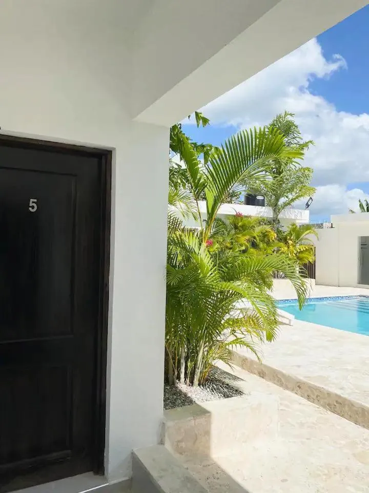 The White Rock Hotel B&B