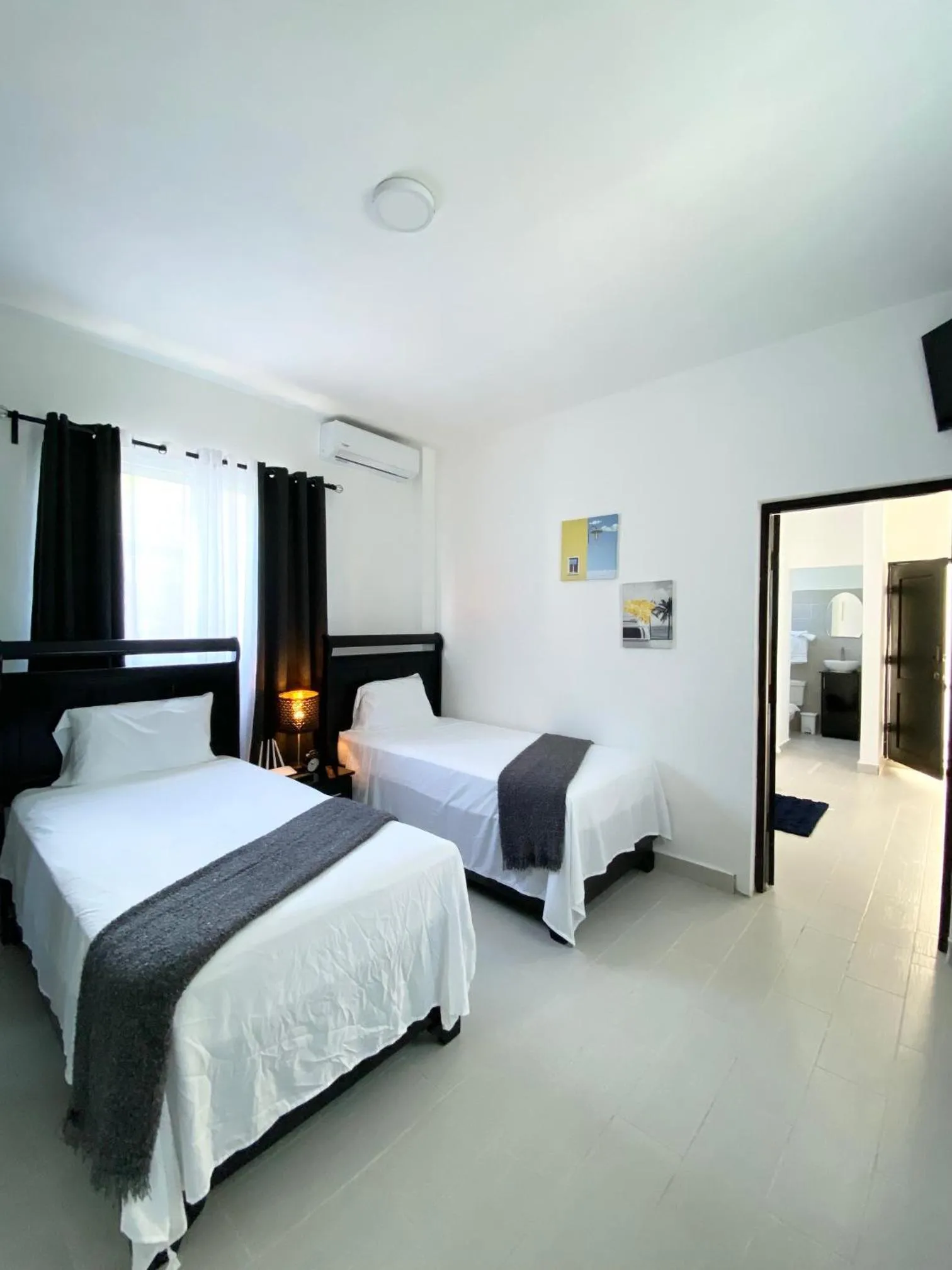 Bed in The White Rock Hotel B&B