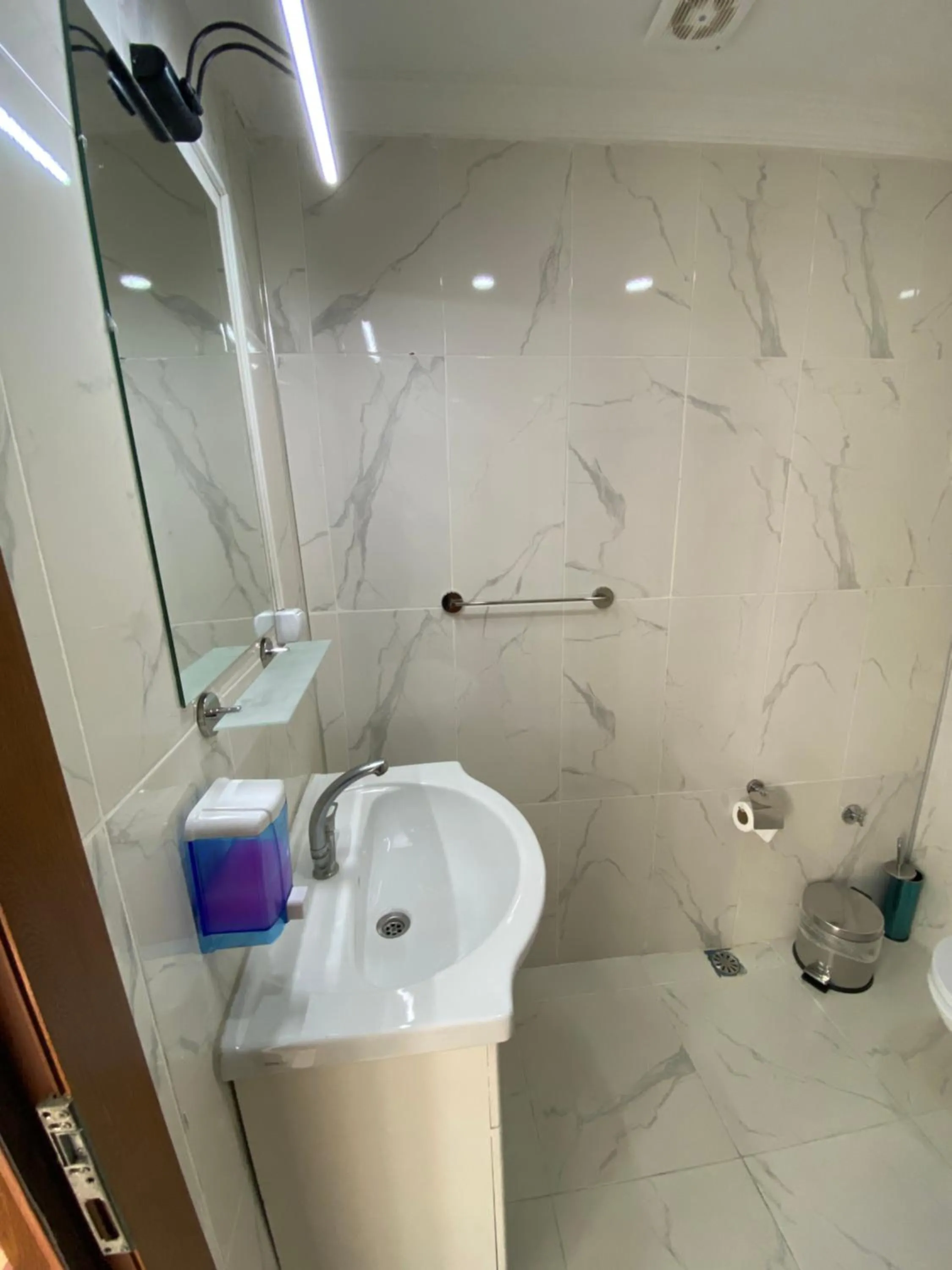 Bathroom in Stylish Hotel Old City