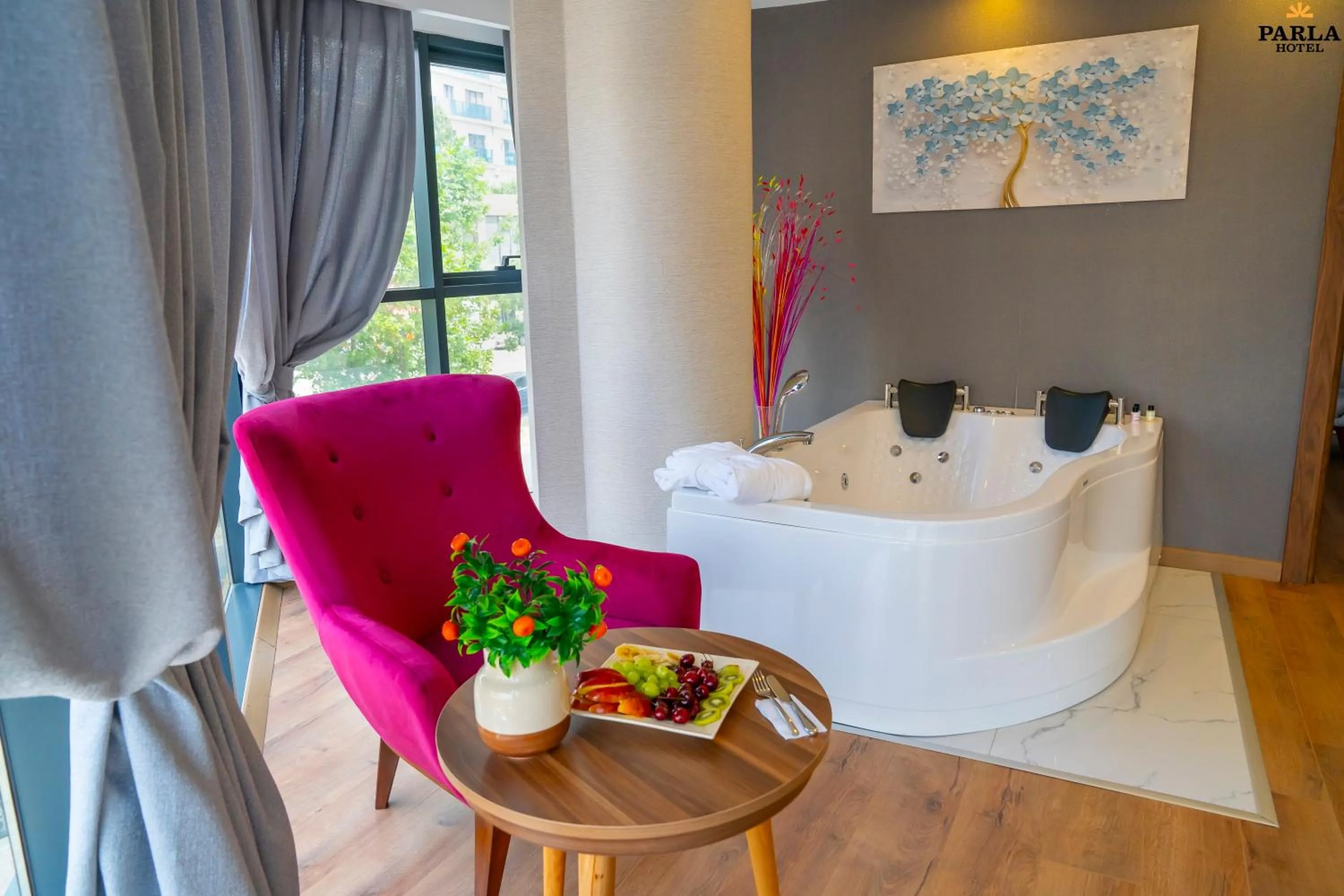 Living room in Parla Suite Hotel