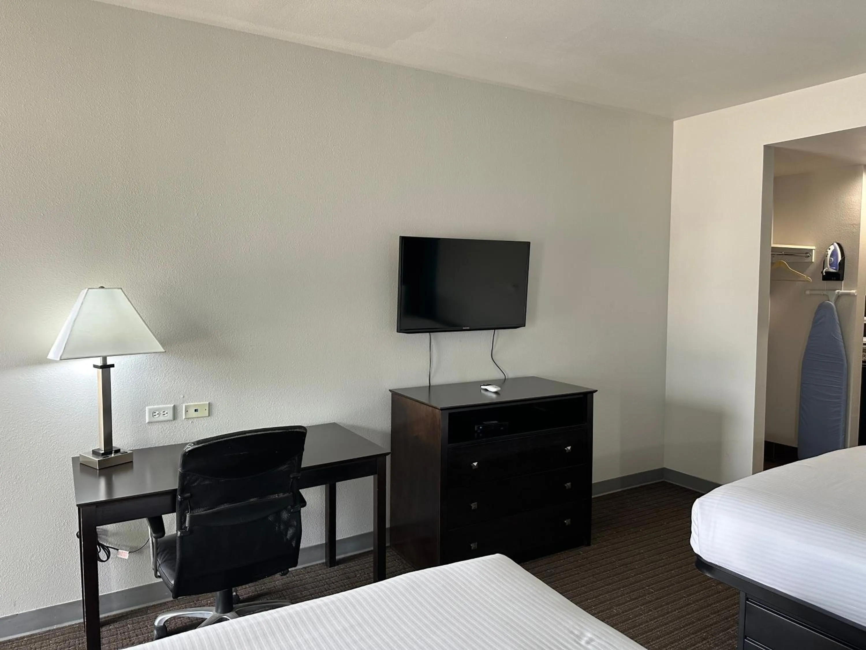 TV and multimedia, Bed in Lonestar Inn