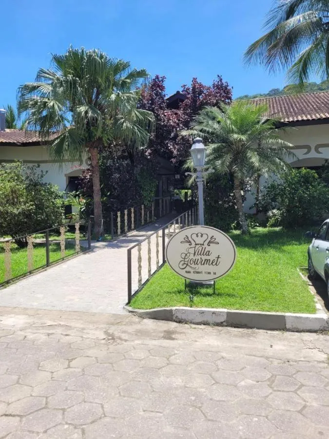 Restaurant/places to eat in Condominio Wembley Tenis