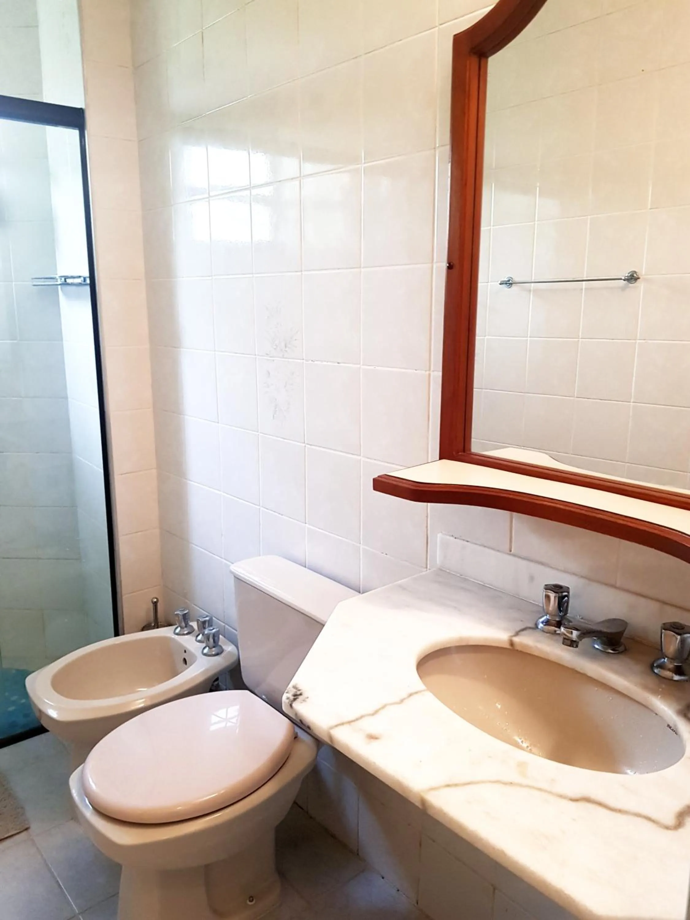 Shower in Condominio Wembley Tenis