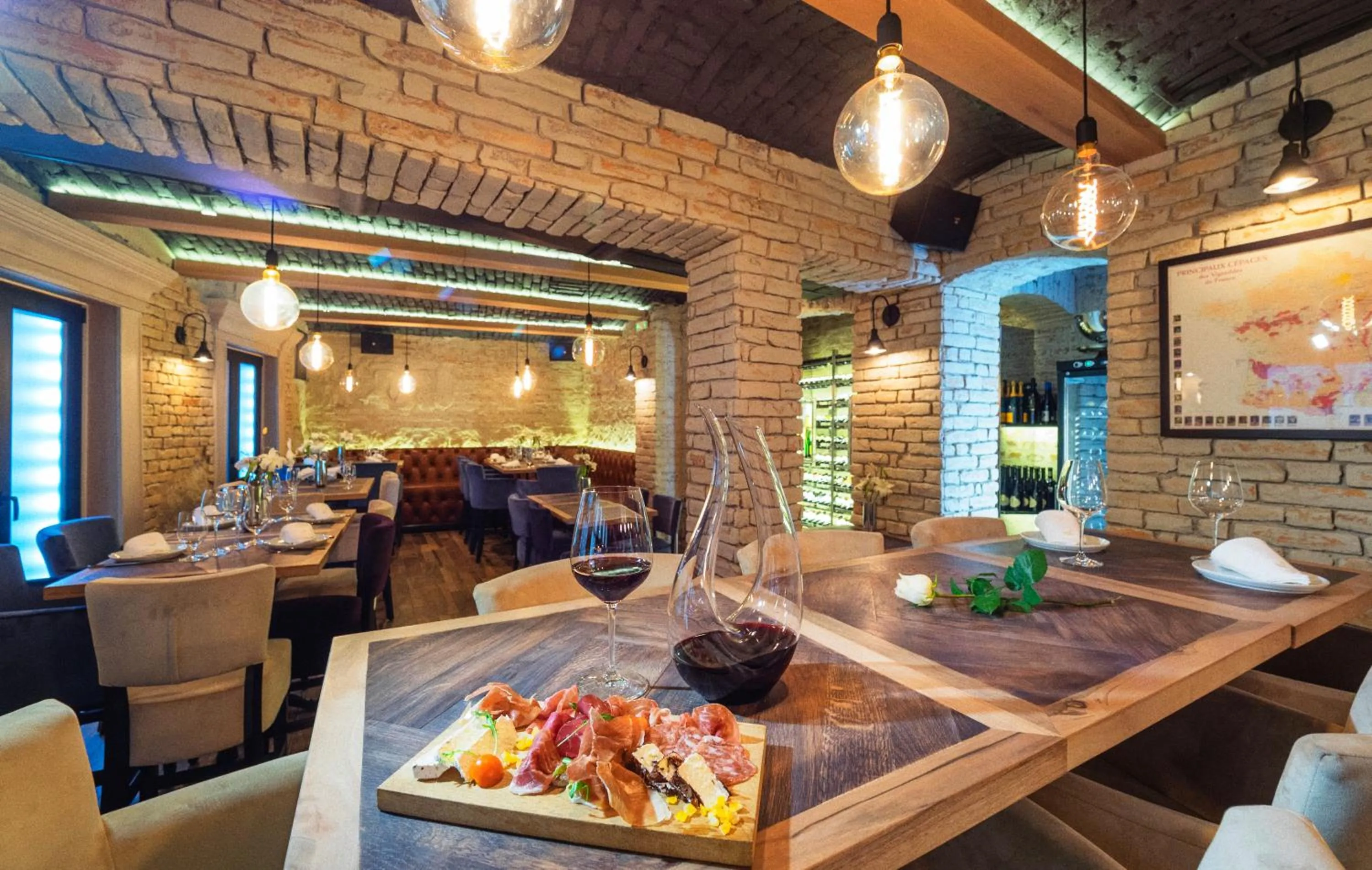 Food and drinks in Garni Hotel Le Petit Piaf