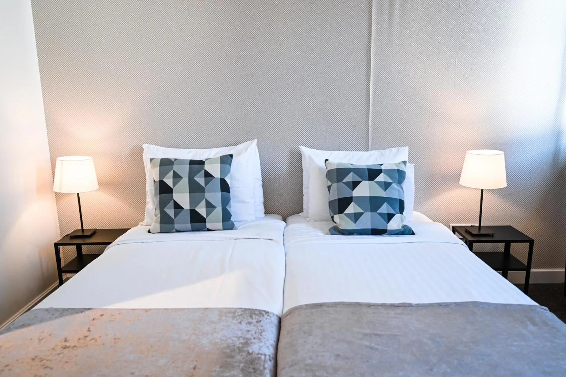 Property building, Bed in Garni Hotel Le Petit Piaf