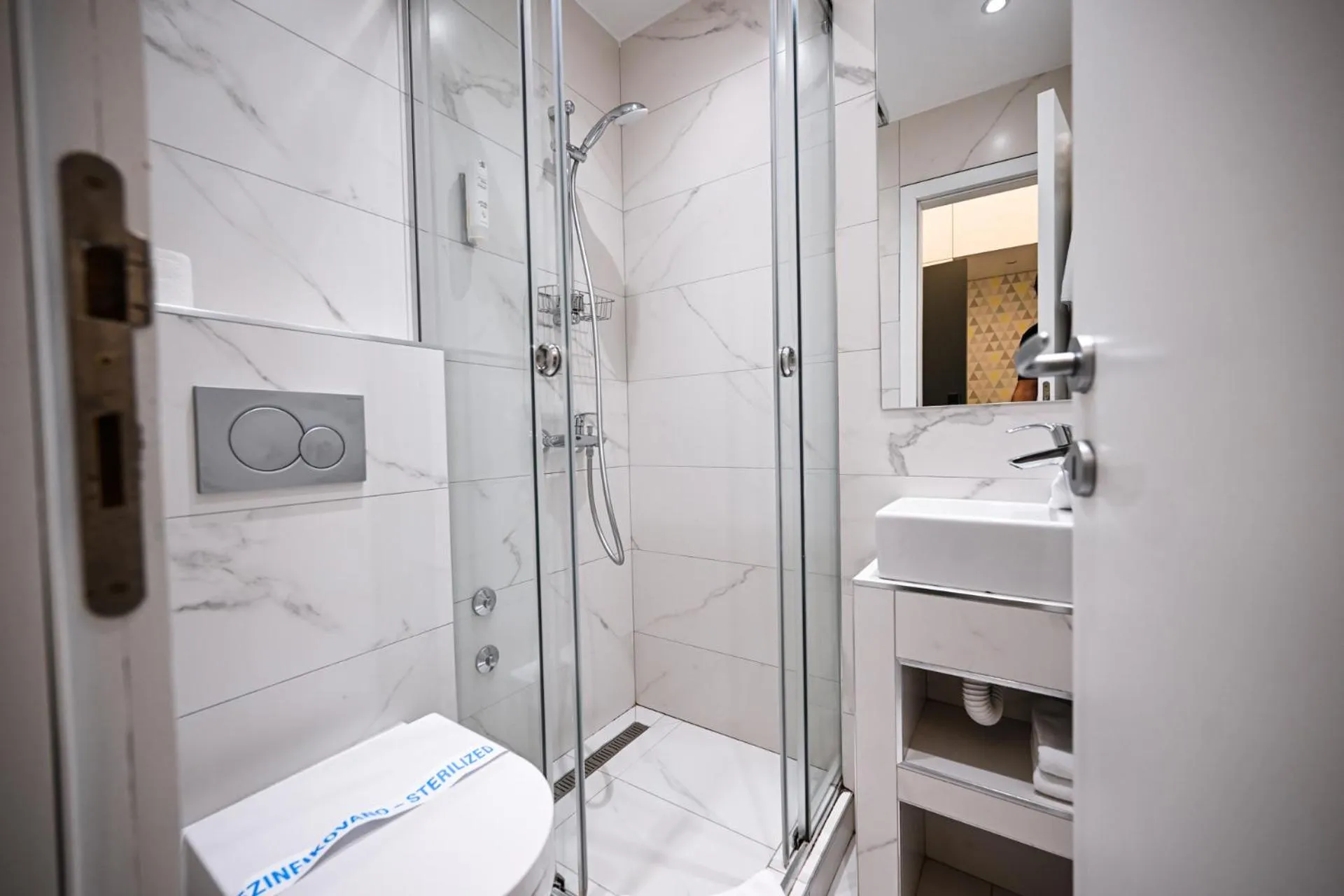 Bathroom in Garni Hotel Le Petit Piaf