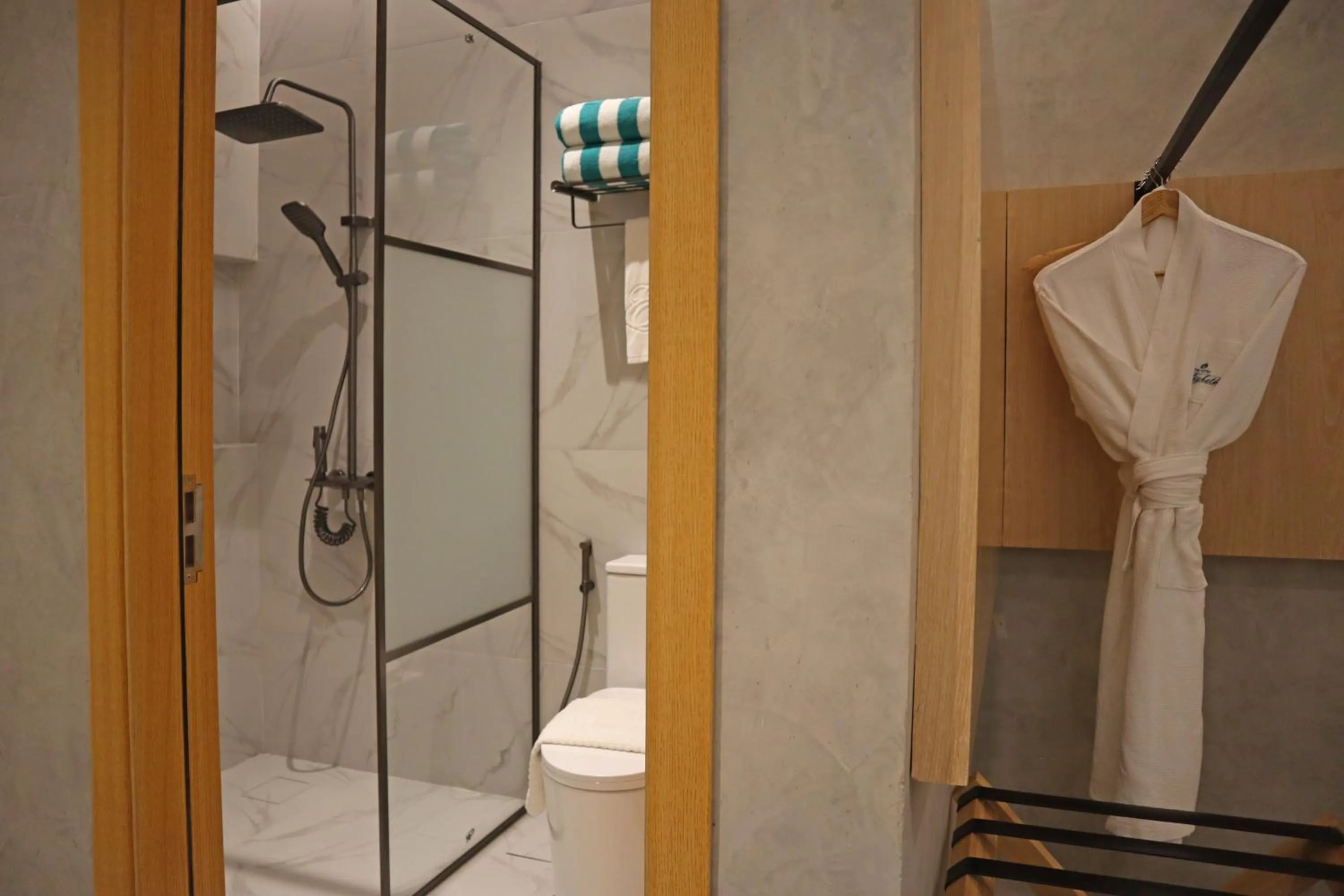 Shower in The Hotel Elizabeth Resort and Villas - Long Beach San Vicente Palawan