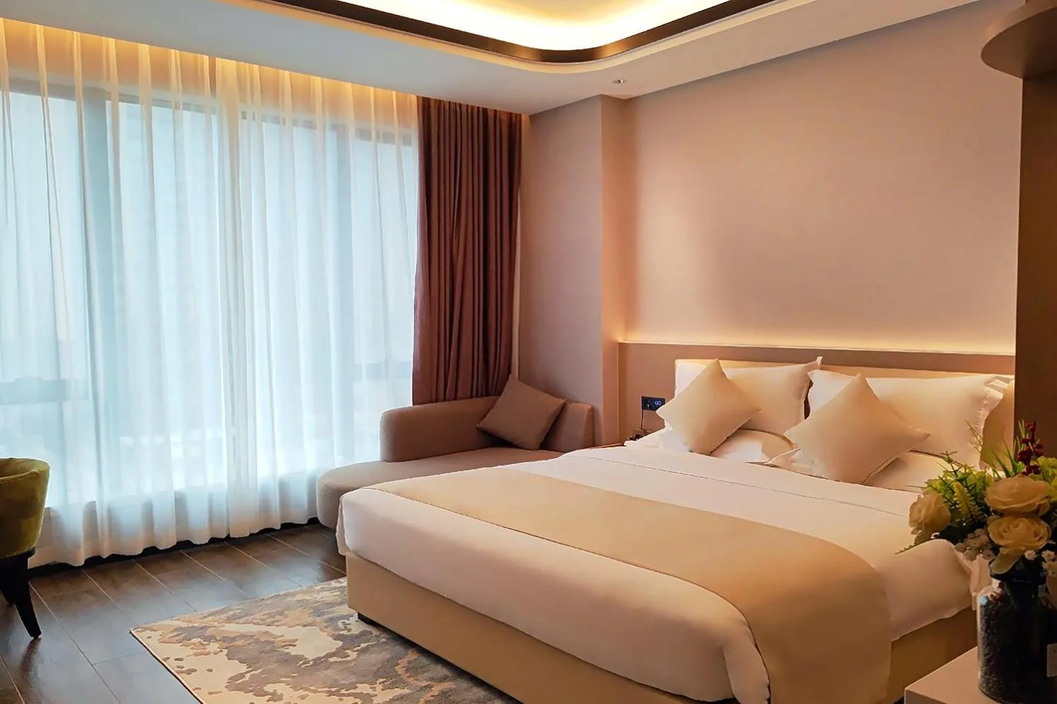 Photo of the whole room, Bed in Evwa Platinum Hotel