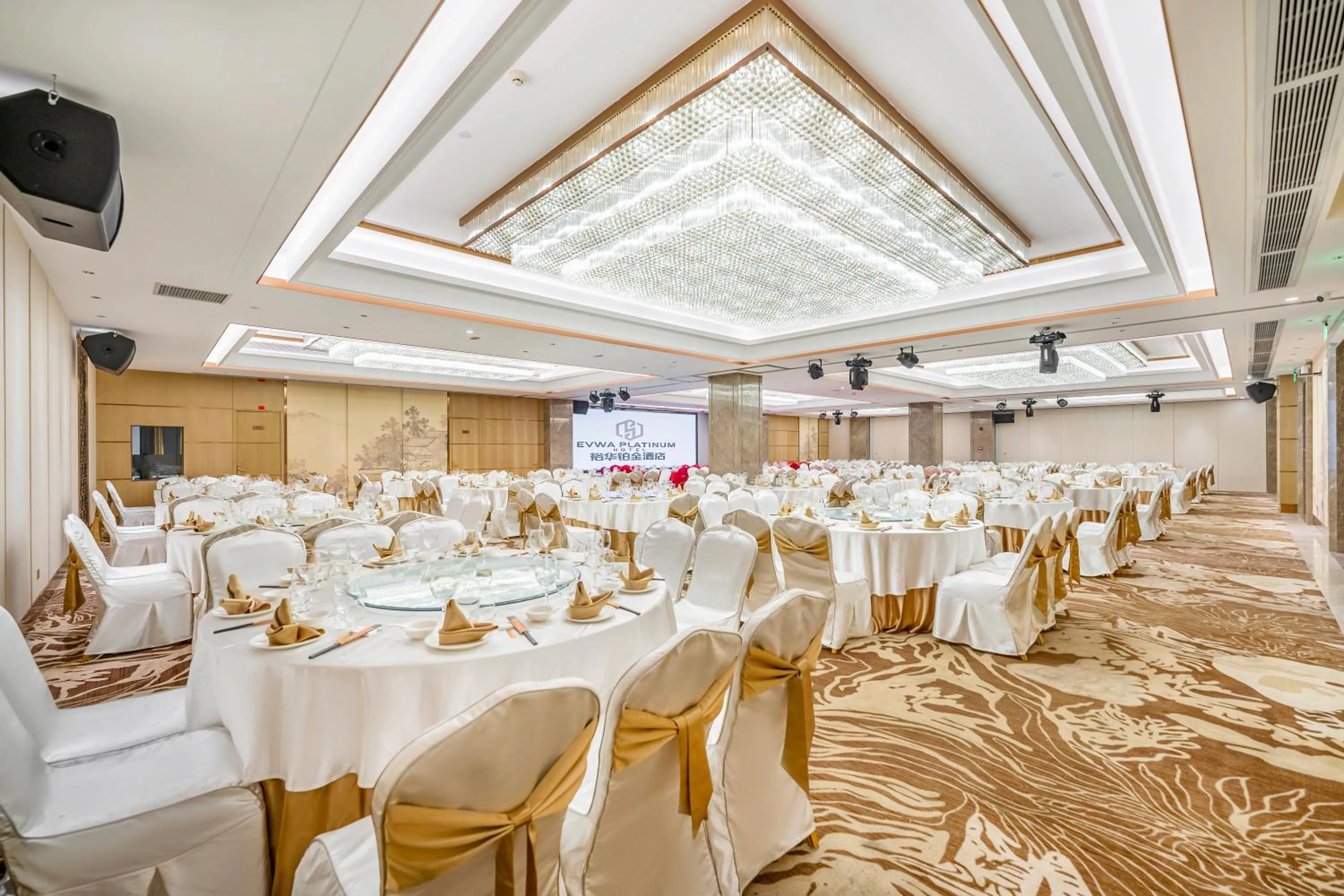 Banquet/Function facilities in Evwa Platinum Hotel
