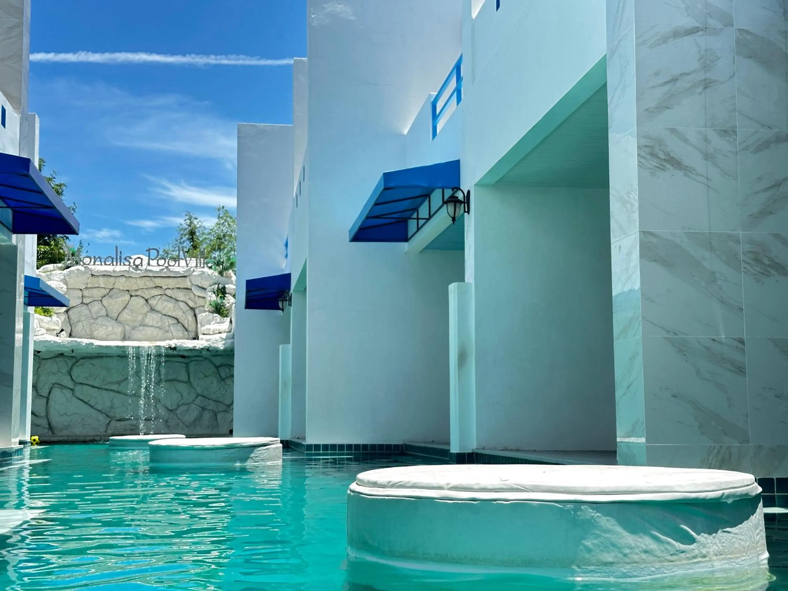 Swimming pool in Mona Lisa pool villa