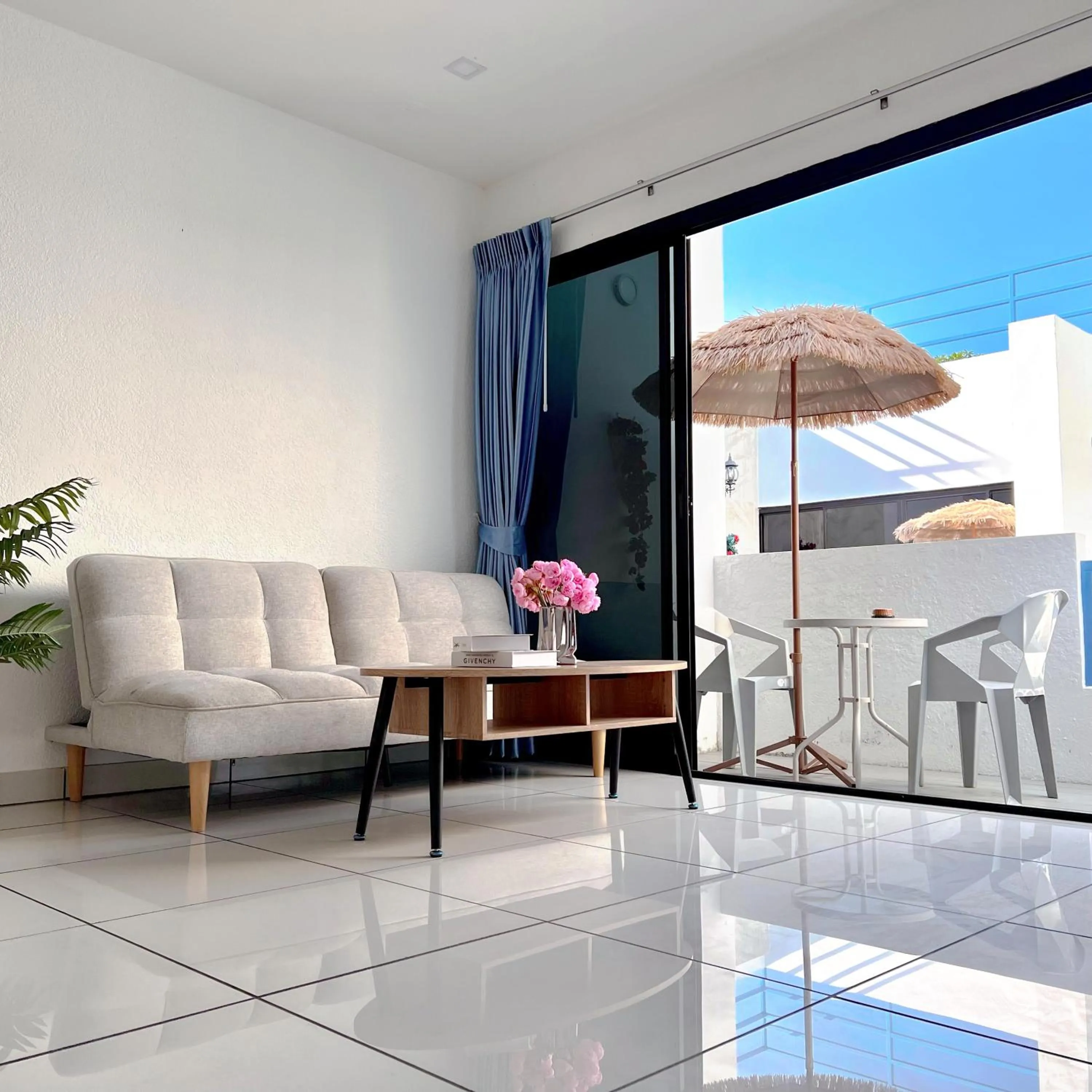 Living room in Mona Lisa pool villa