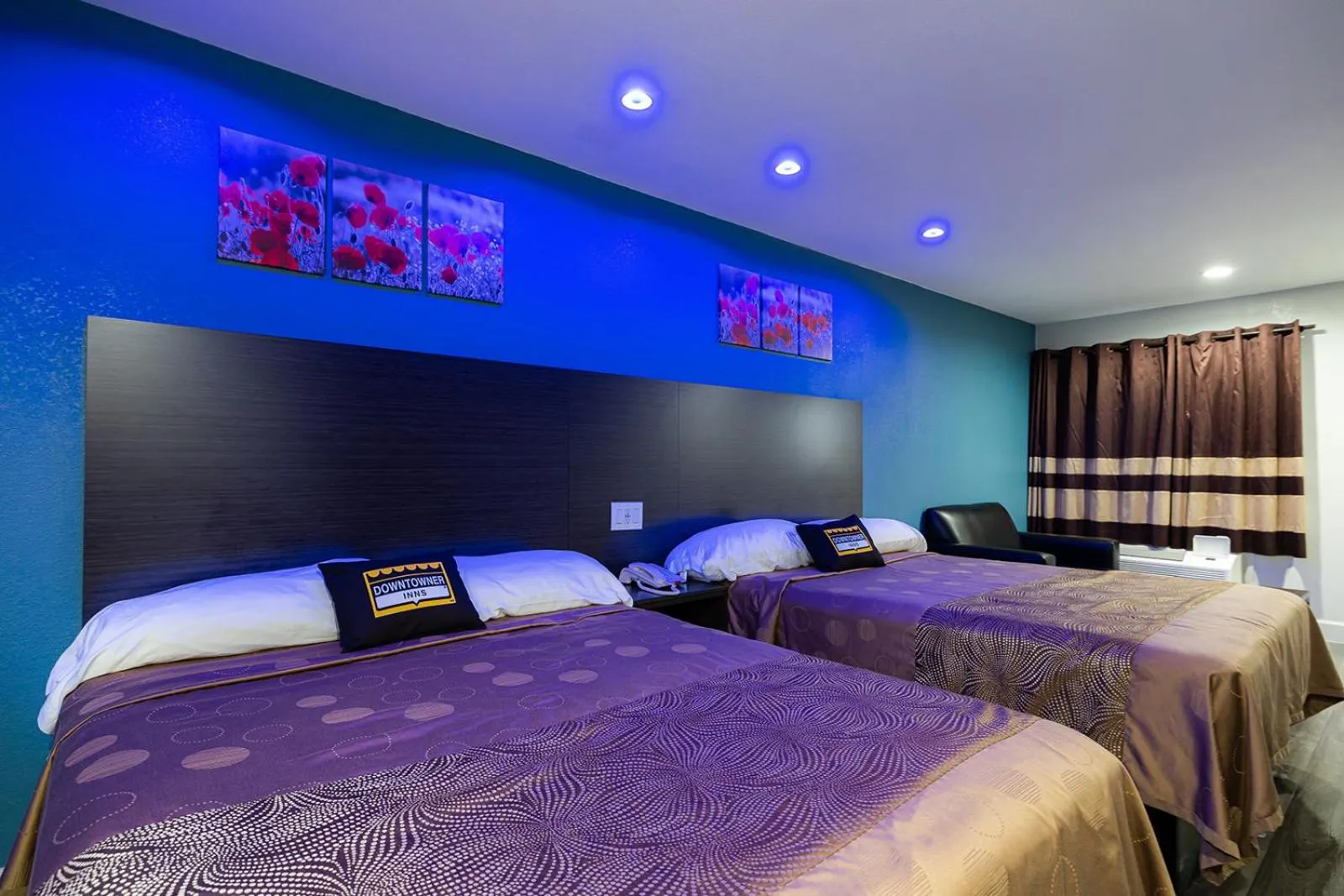 Bed in Downtowner Inns - Houston Downtown & Convention Center