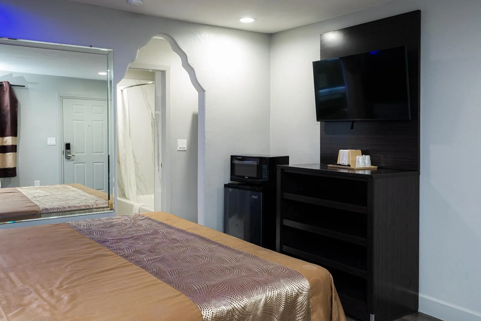 Bed in Downtowner Inns - Houston Downtown & Convention Center