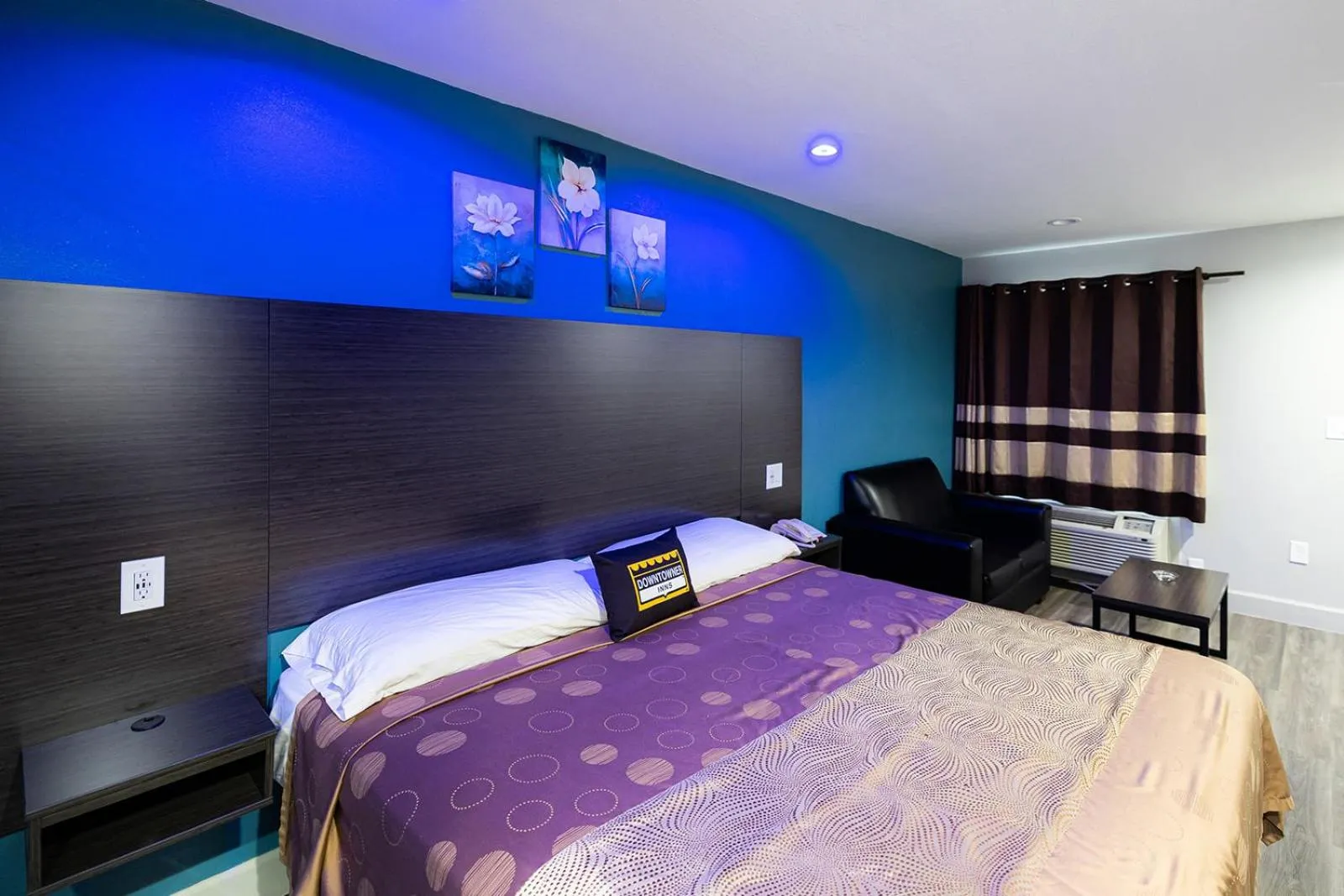 Bed in Downtowner Inns - Houston Downtown & Convention Center