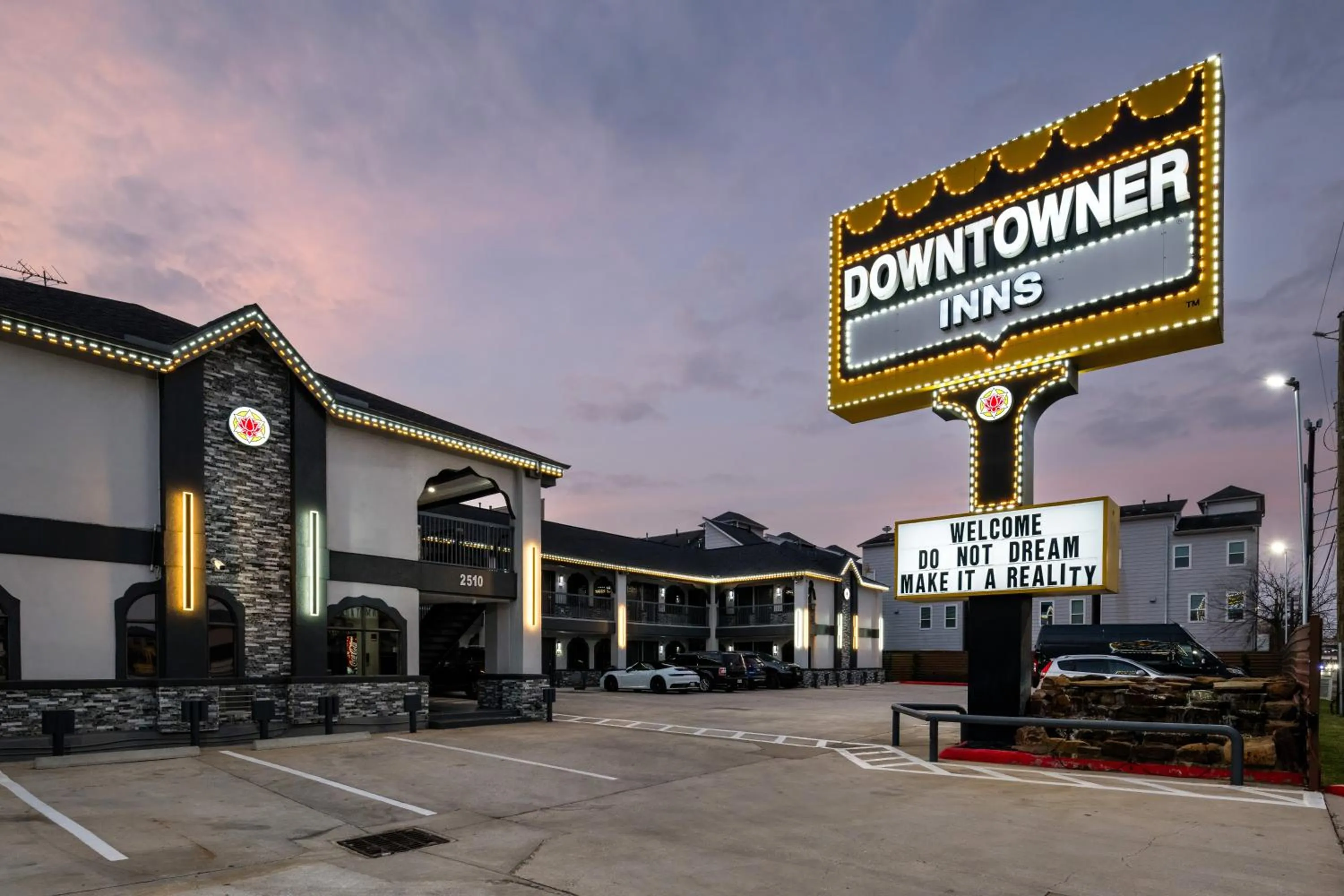 Property building in Downtowner Inns - Houston Downtown & Convention Center